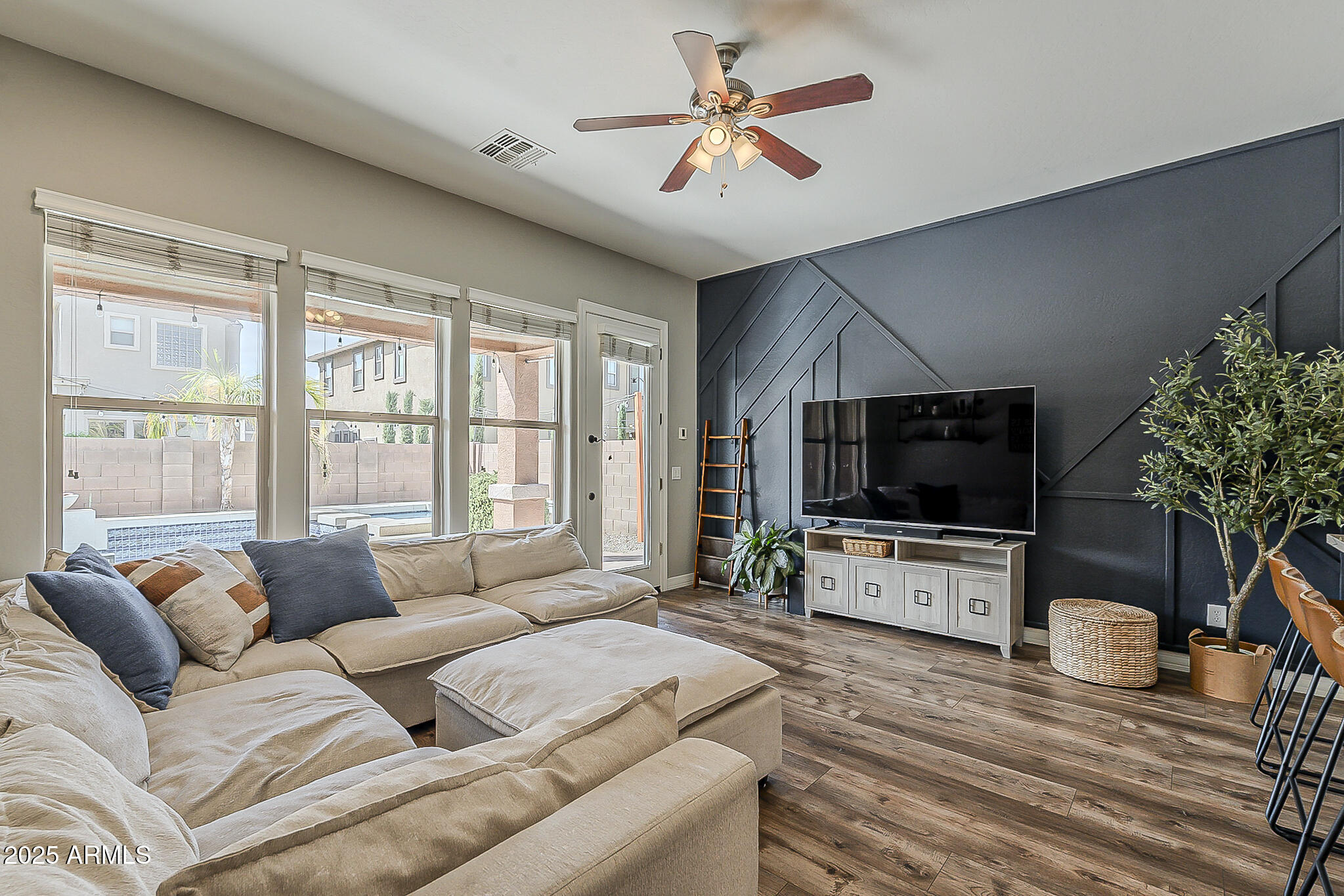 20277 E SILVER CREEK Lane