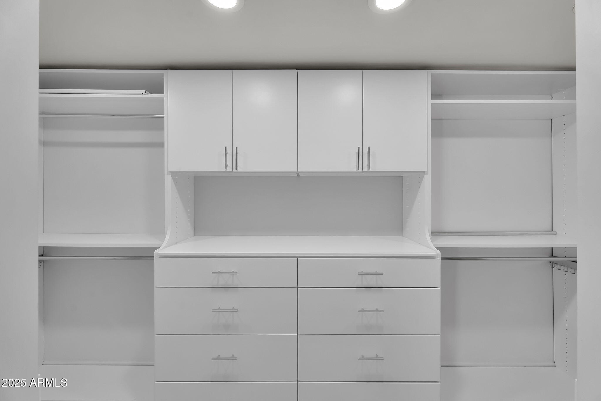 5509 W SOFT WIND Drive, Glendale