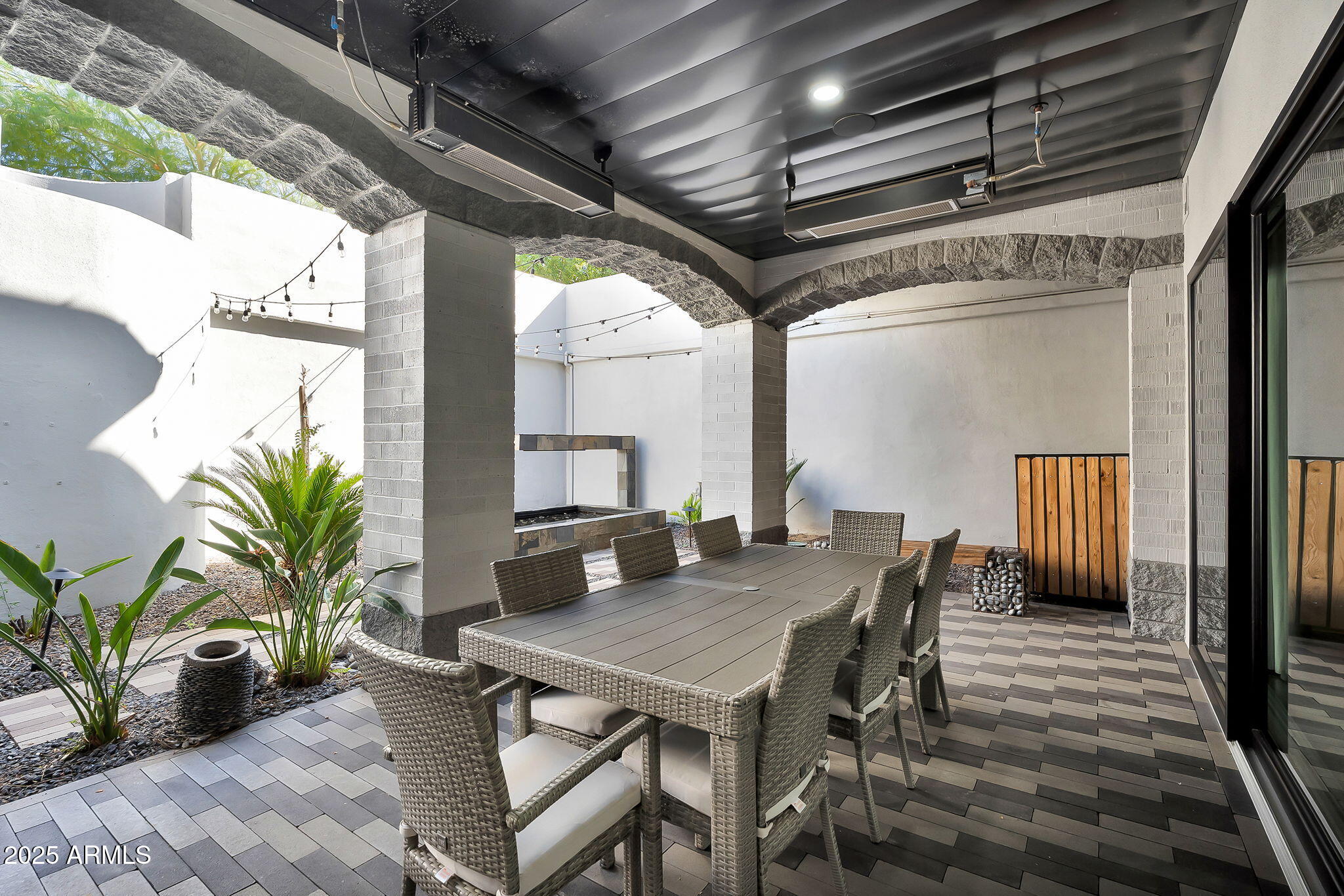 5509 W SOFT WIND Drive, Glendale