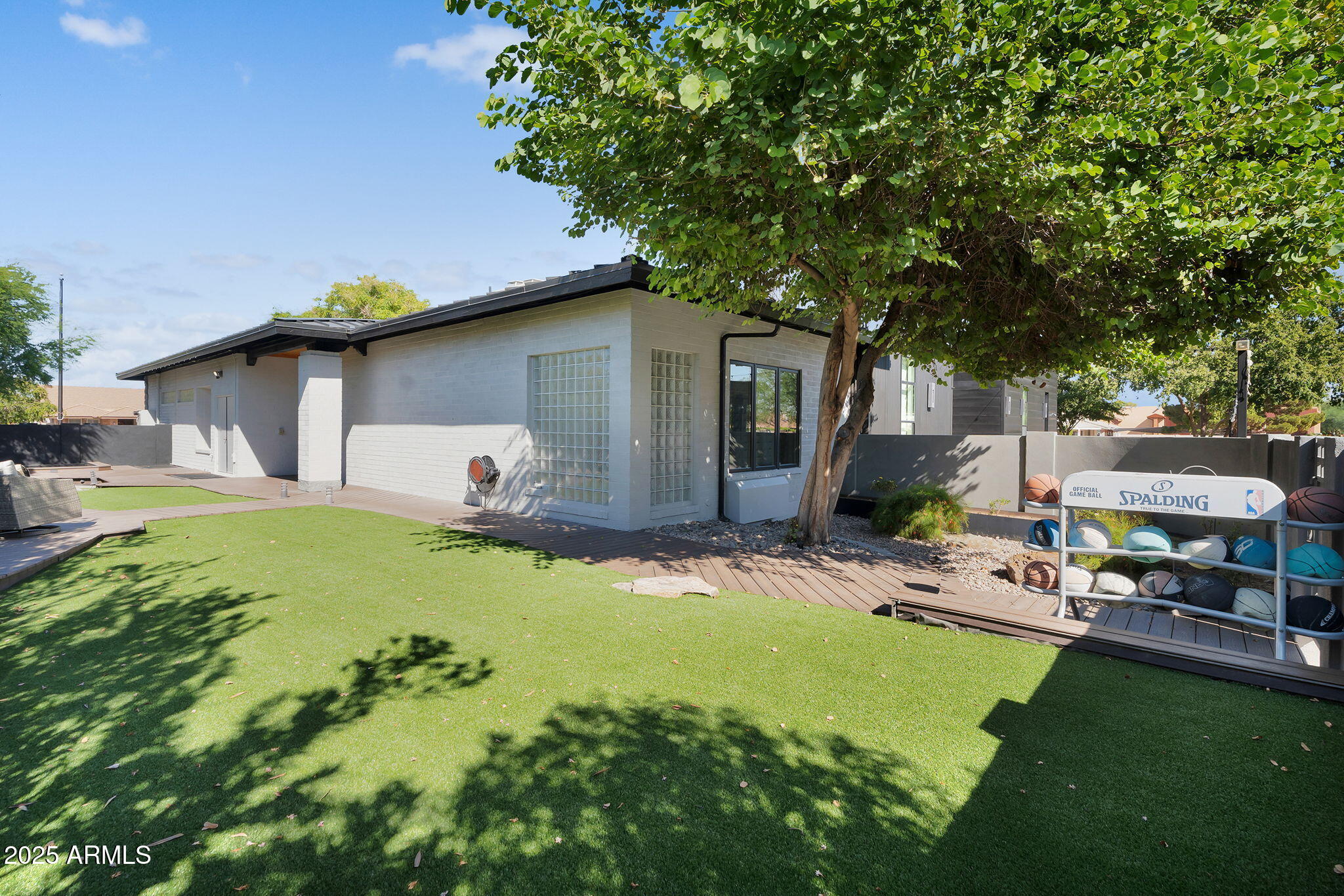 5509 W SOFT WIND Drive, Glendale