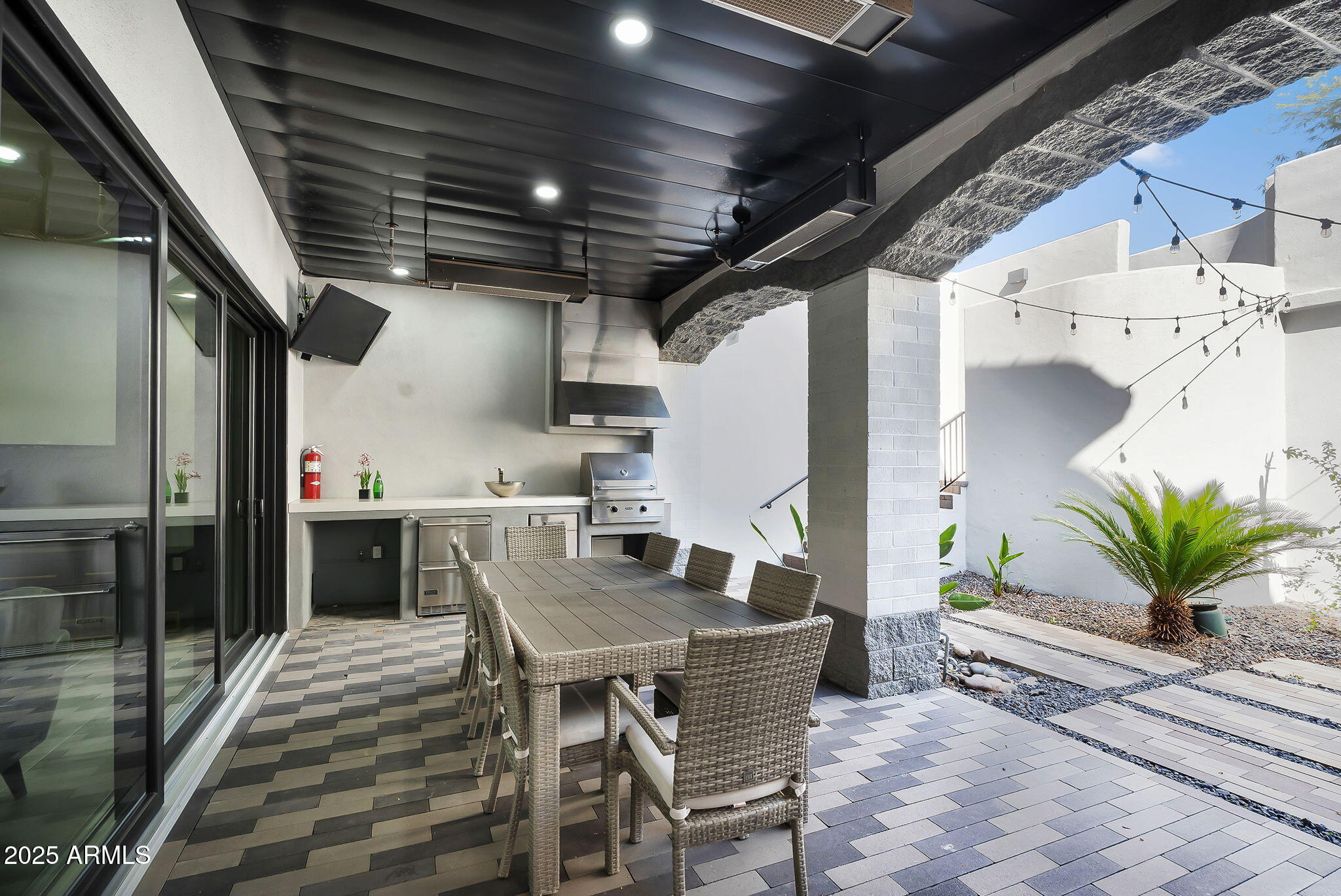 5509 W SOFT WIND Drive, Glendale