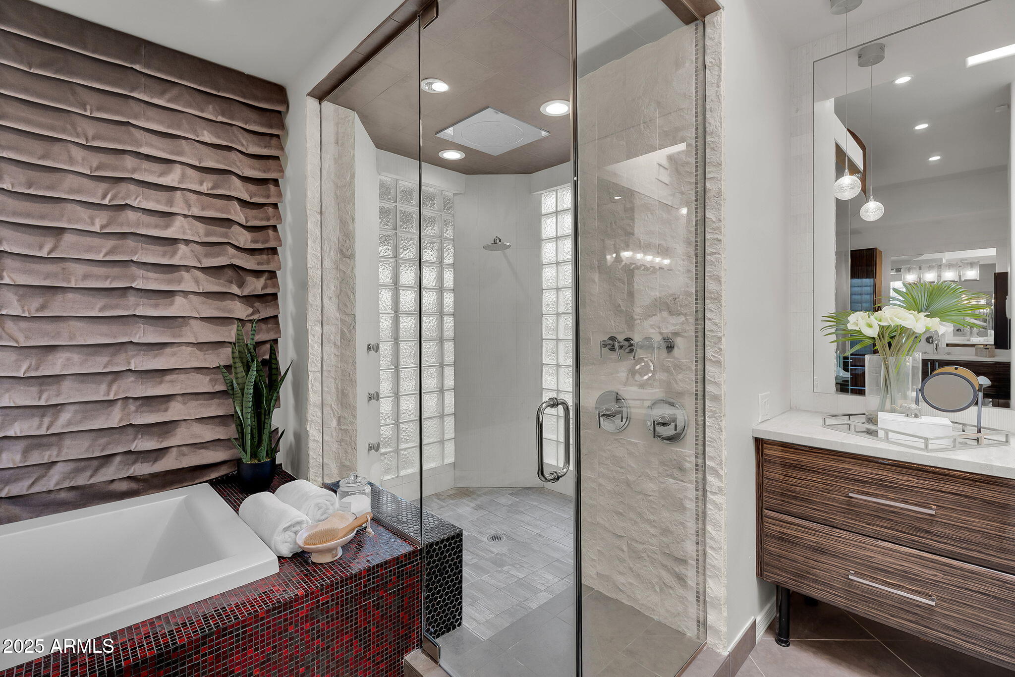 5509 W SOFT WIND Drive, Glendale