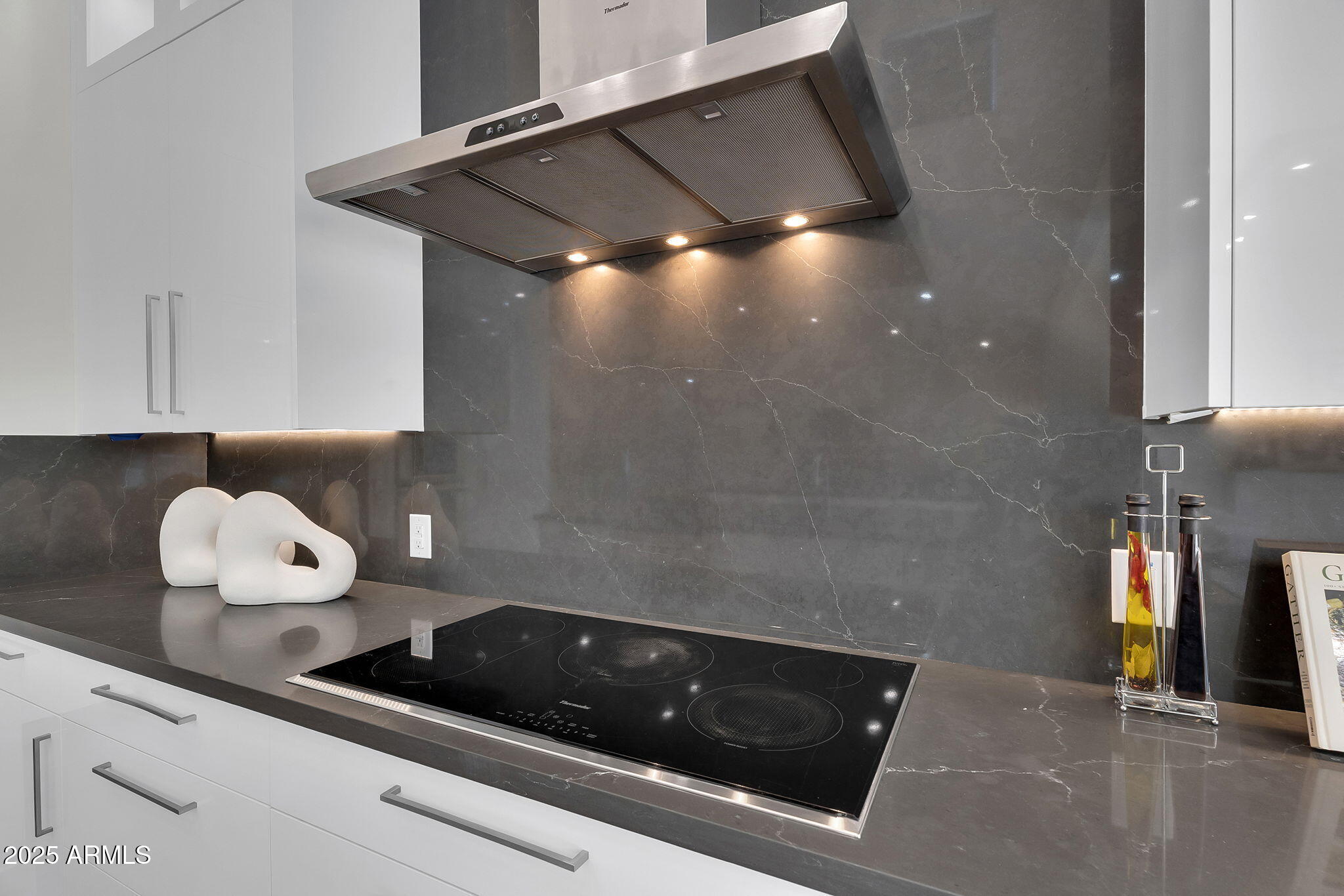 5509 W SOFT WIND Drive, Glendale