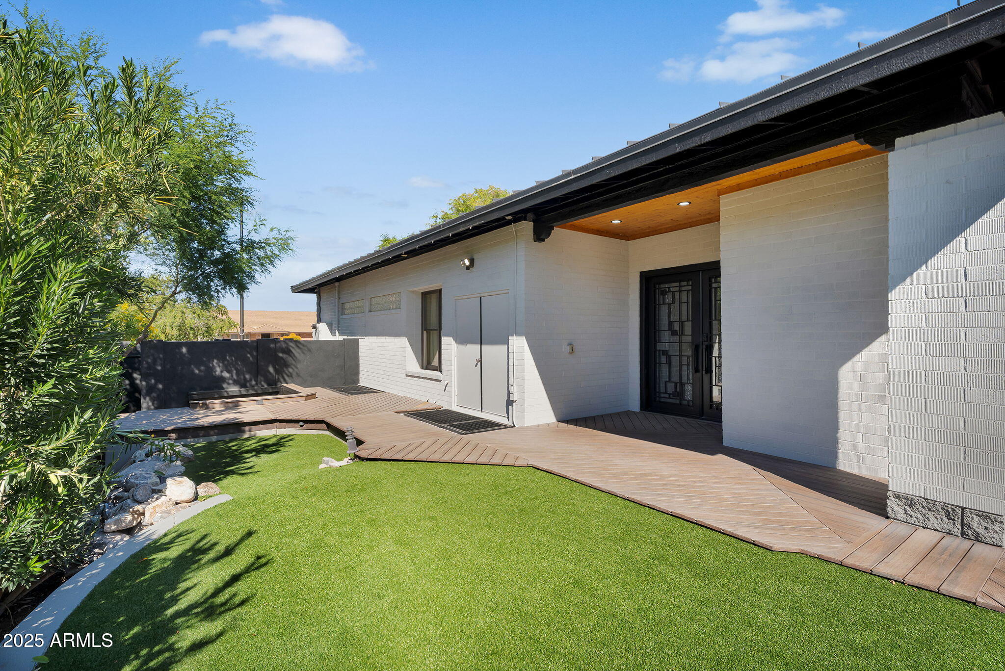 5509 W SOFT WIND Drive, Glendale