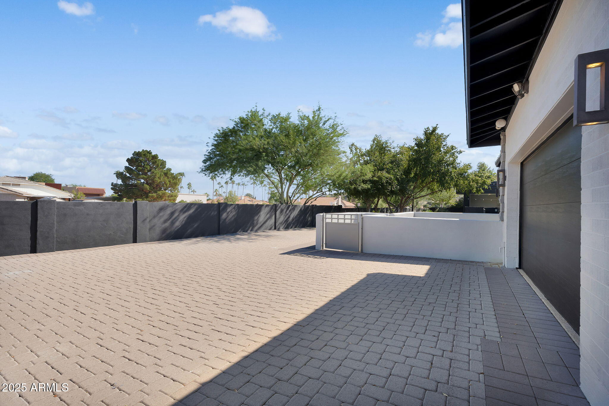 5509 W SOFT WIND Drive, Glendale