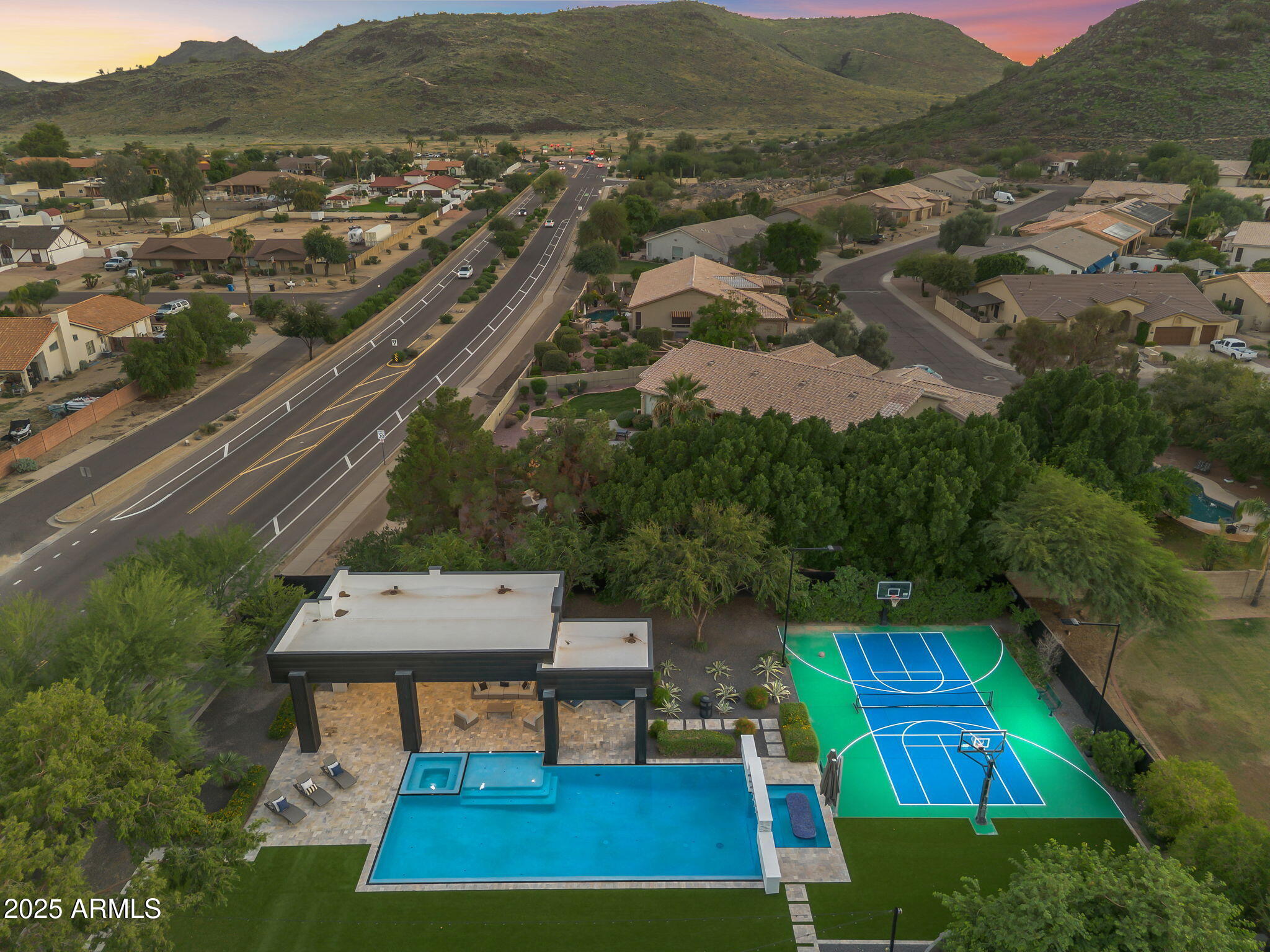 5509 W SOFT WIND Drive, Glendale