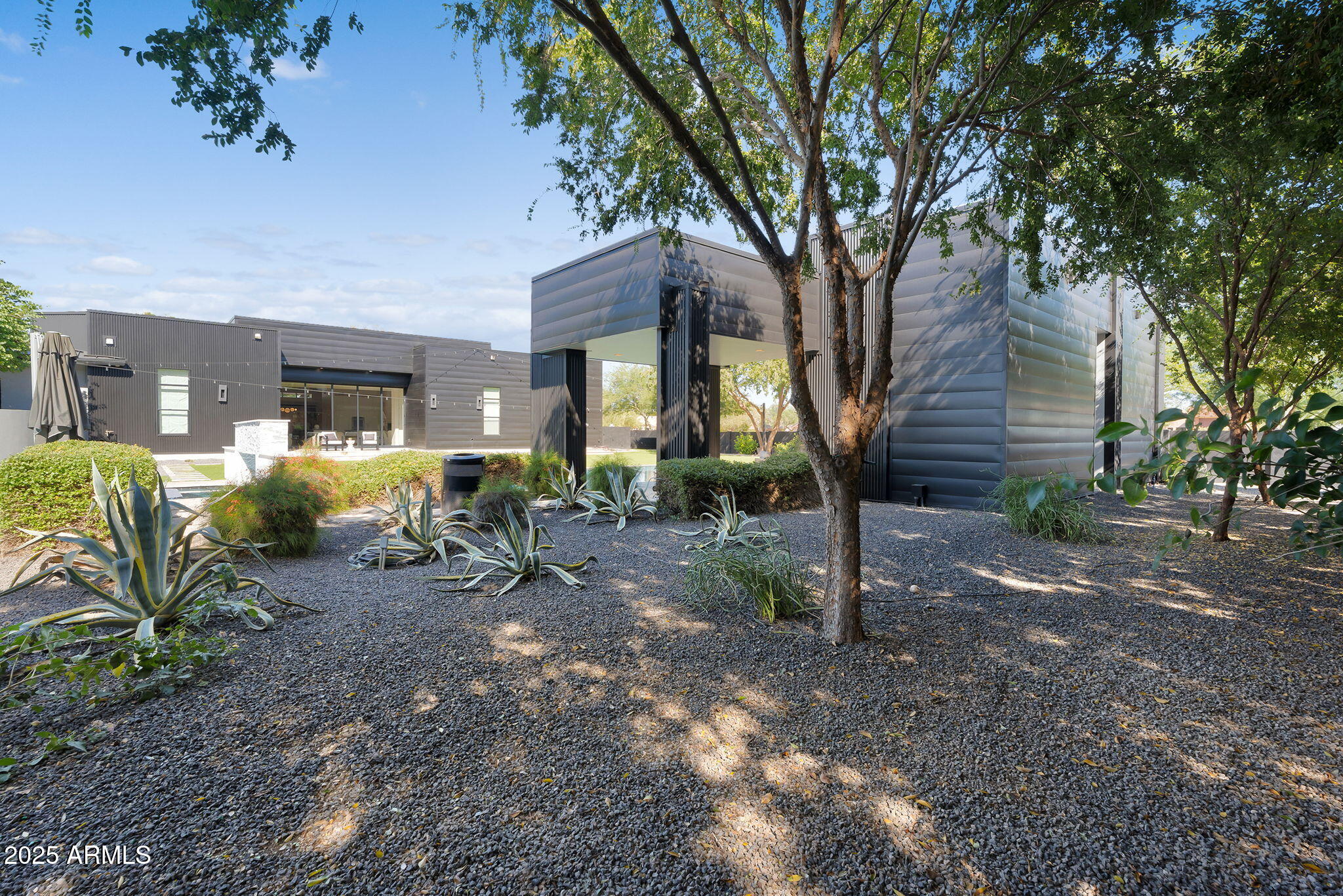 5509 W SOFT WIND Drive, Glendale