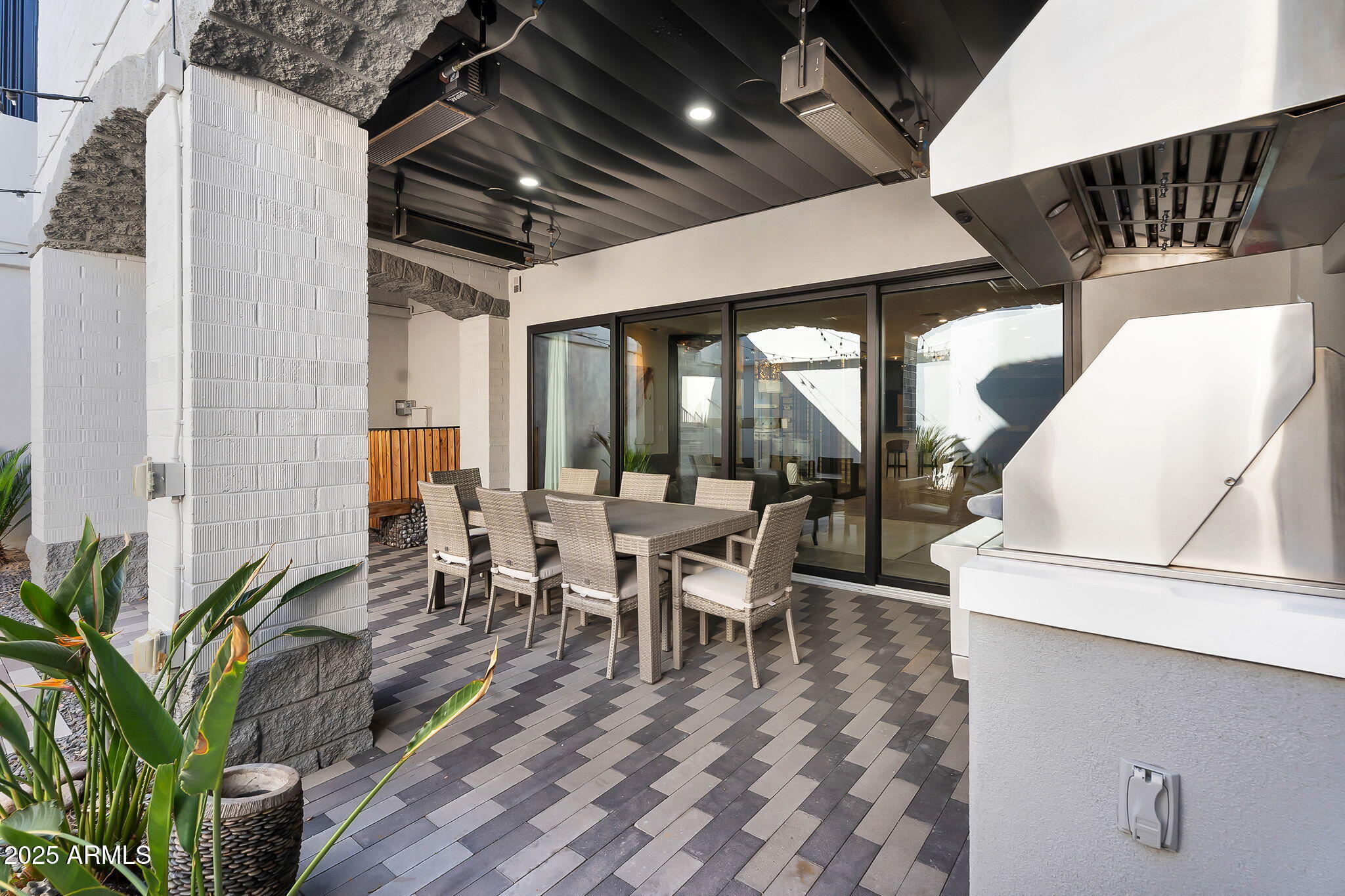 5509 W SOFT WIND Drive, Glendale