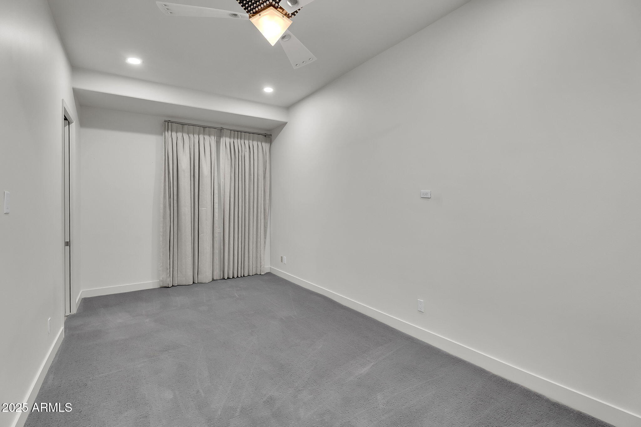 5509 W SOFT WIND Drive, Glendale