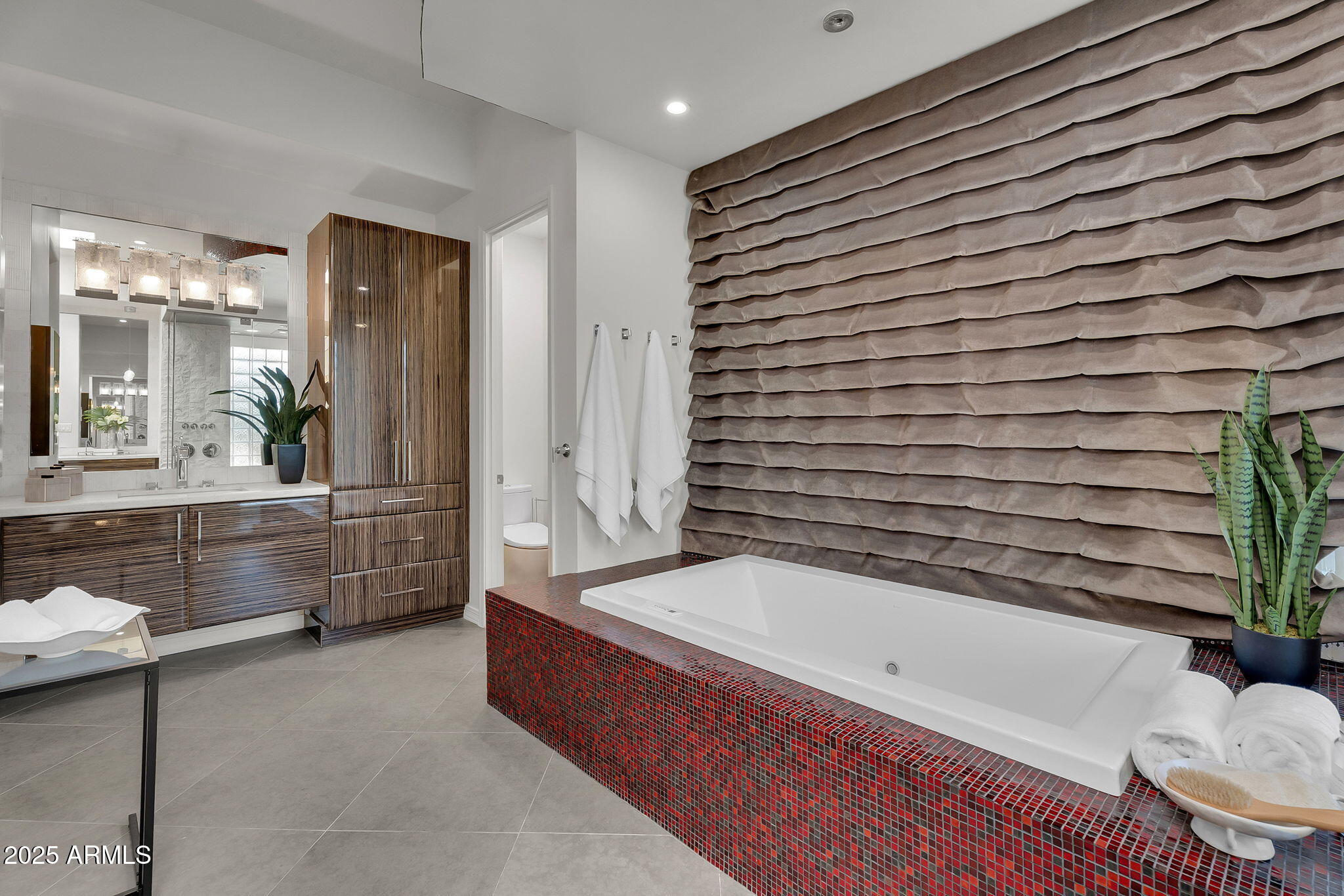 5509 W SOFT WIND Drive, Glendale