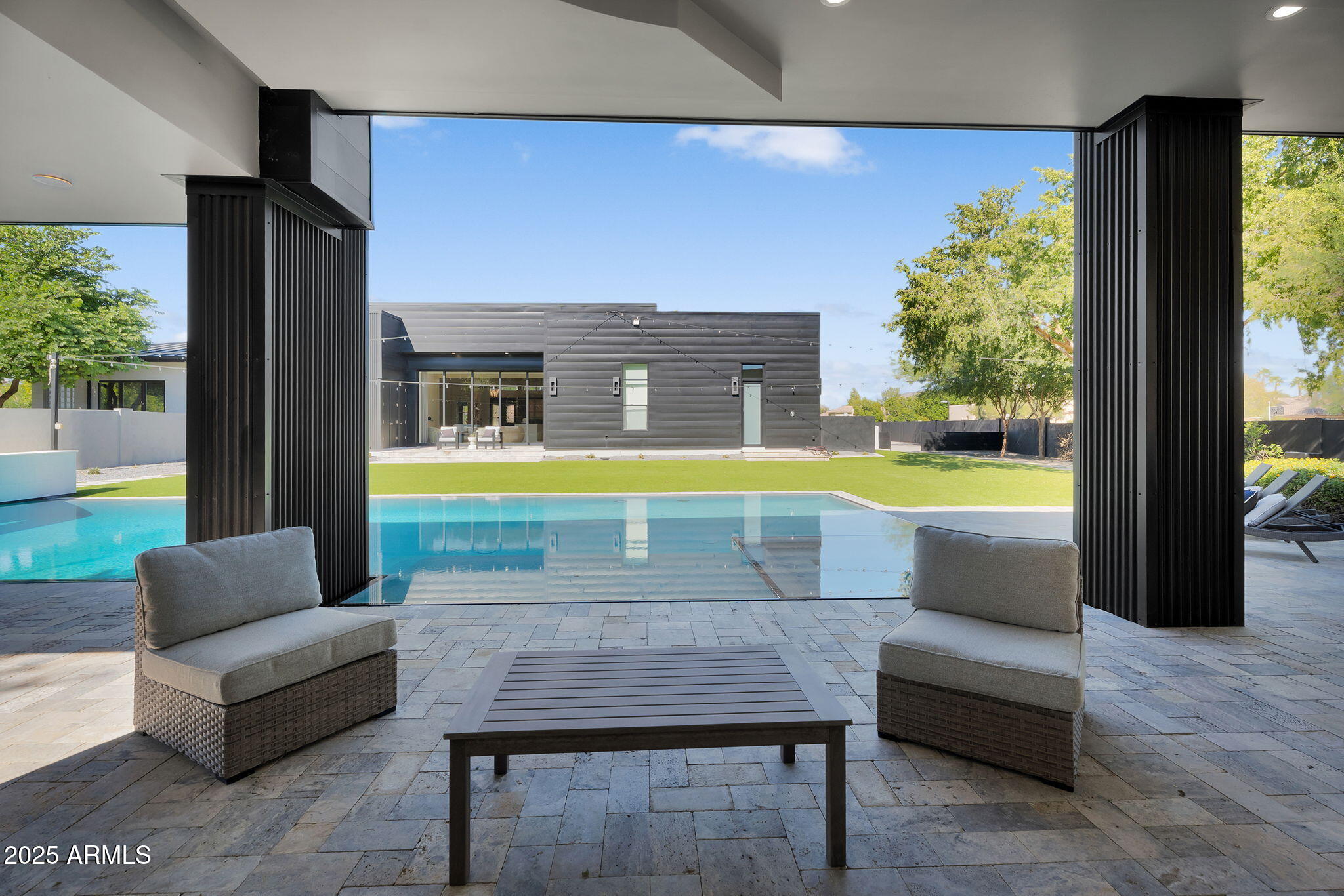 5509 W SOFT WIND Drive, Glendale