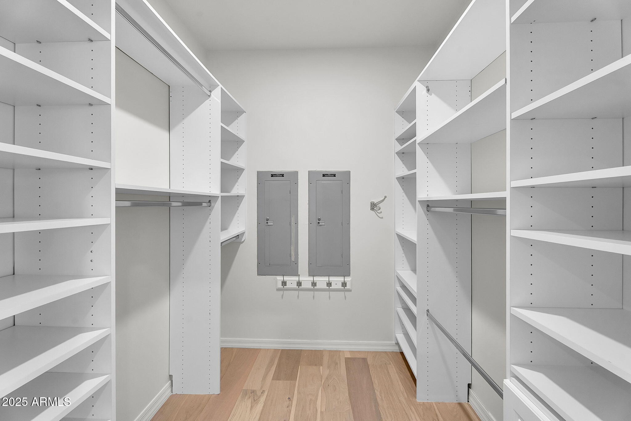 5509 W SOFT WIND Drive, Glendale