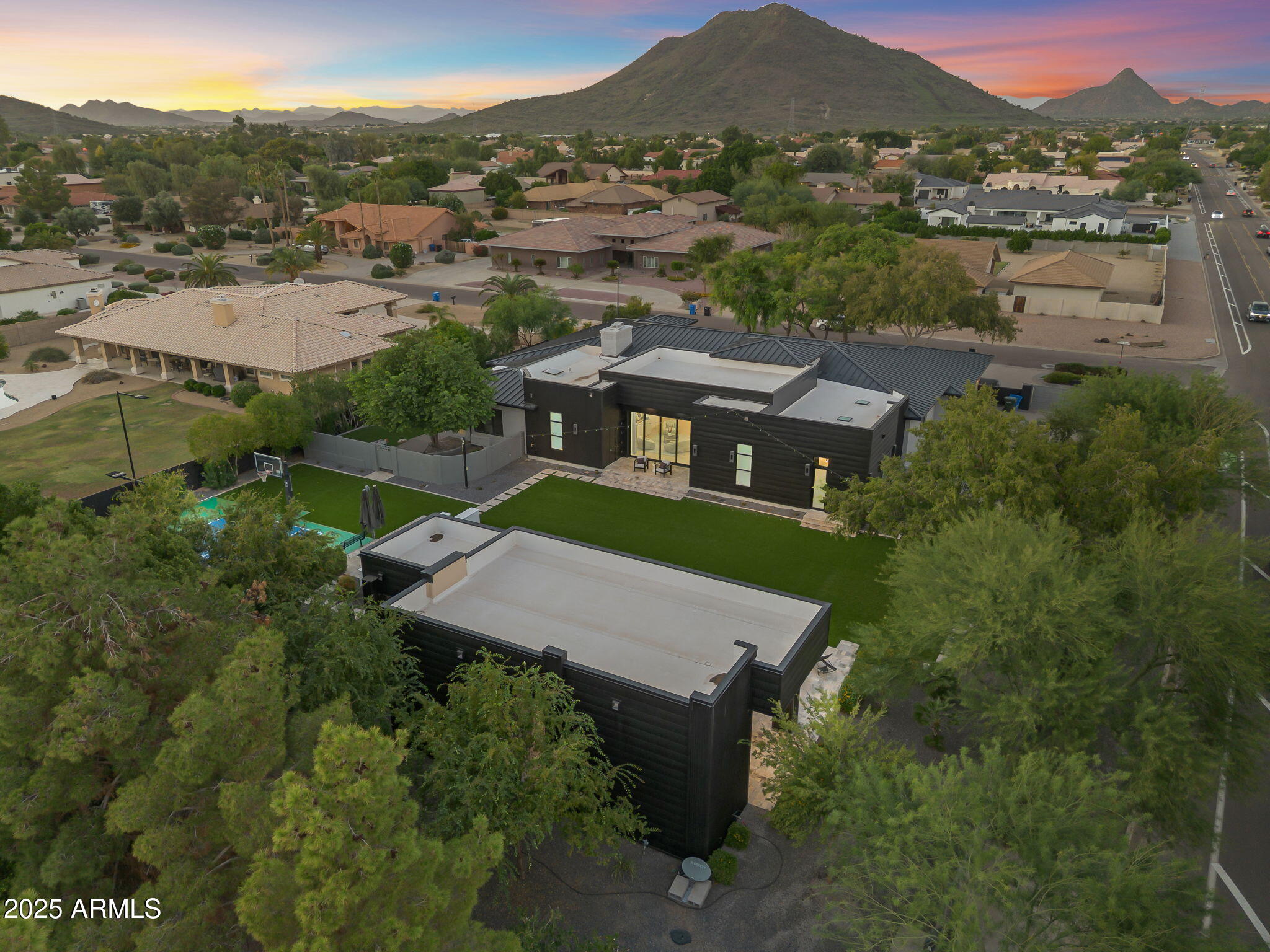 5509 W SOFT WIND Drive, Glendale