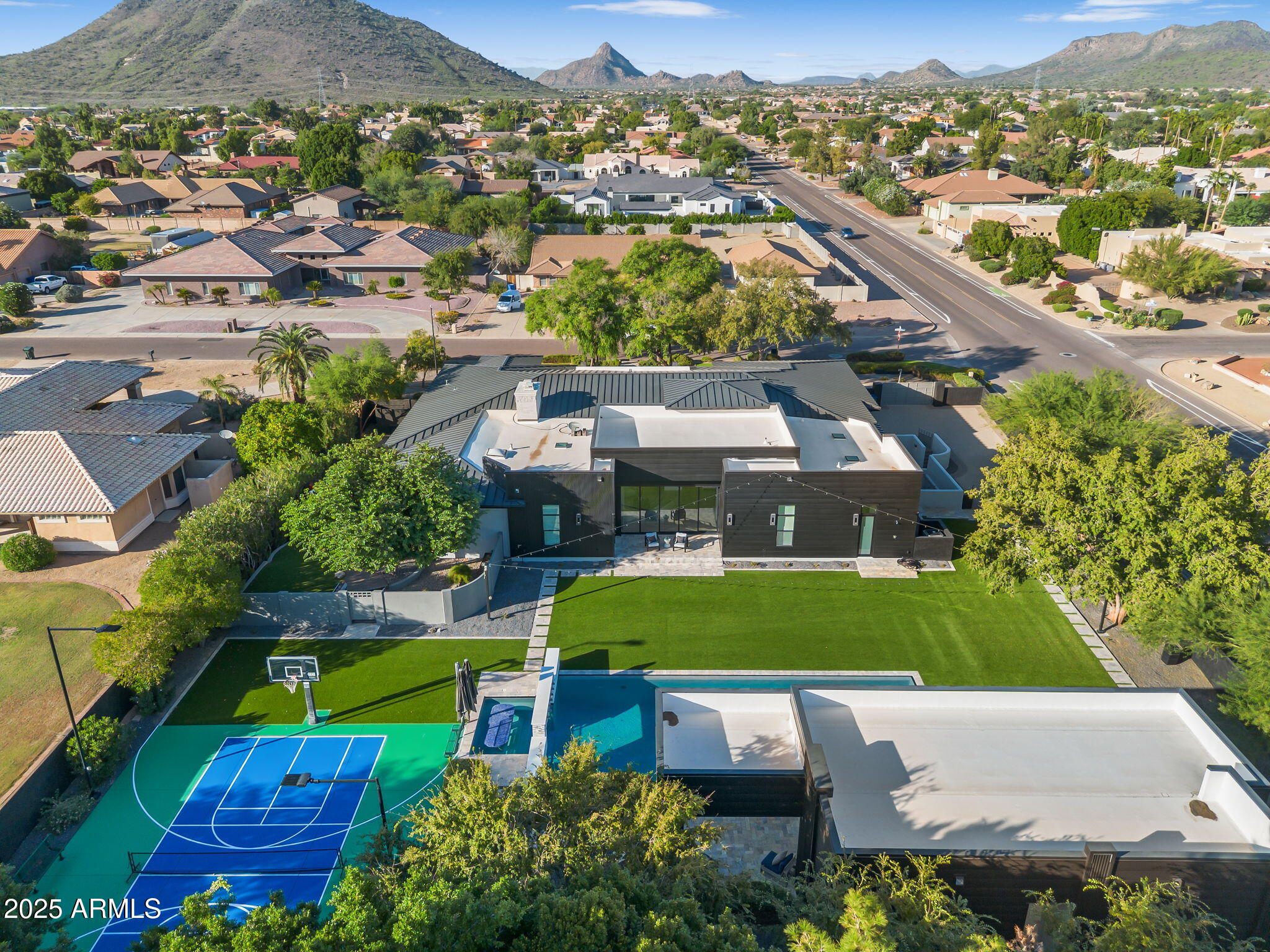 5509 W SOFT WIND Drive, Glendale