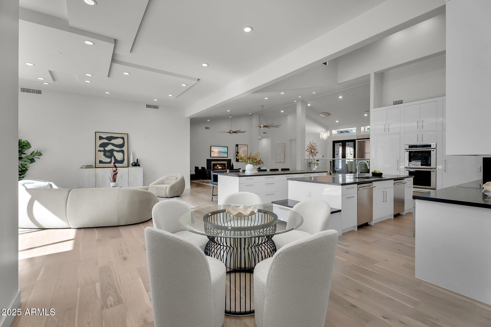 5509 W SOFT WIND Drive, Glendale