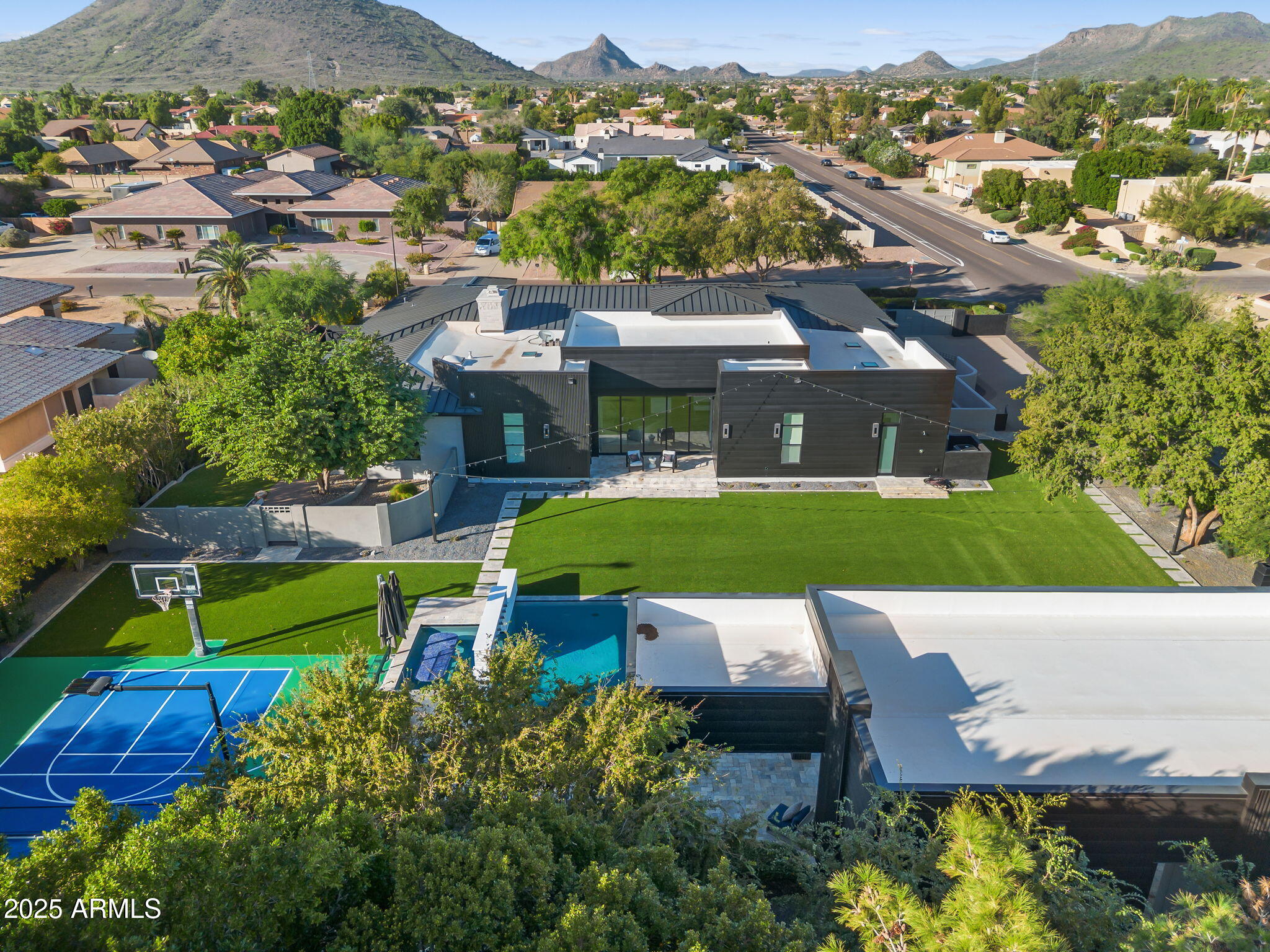 5509 W SOFT WIND Drive, Glendale