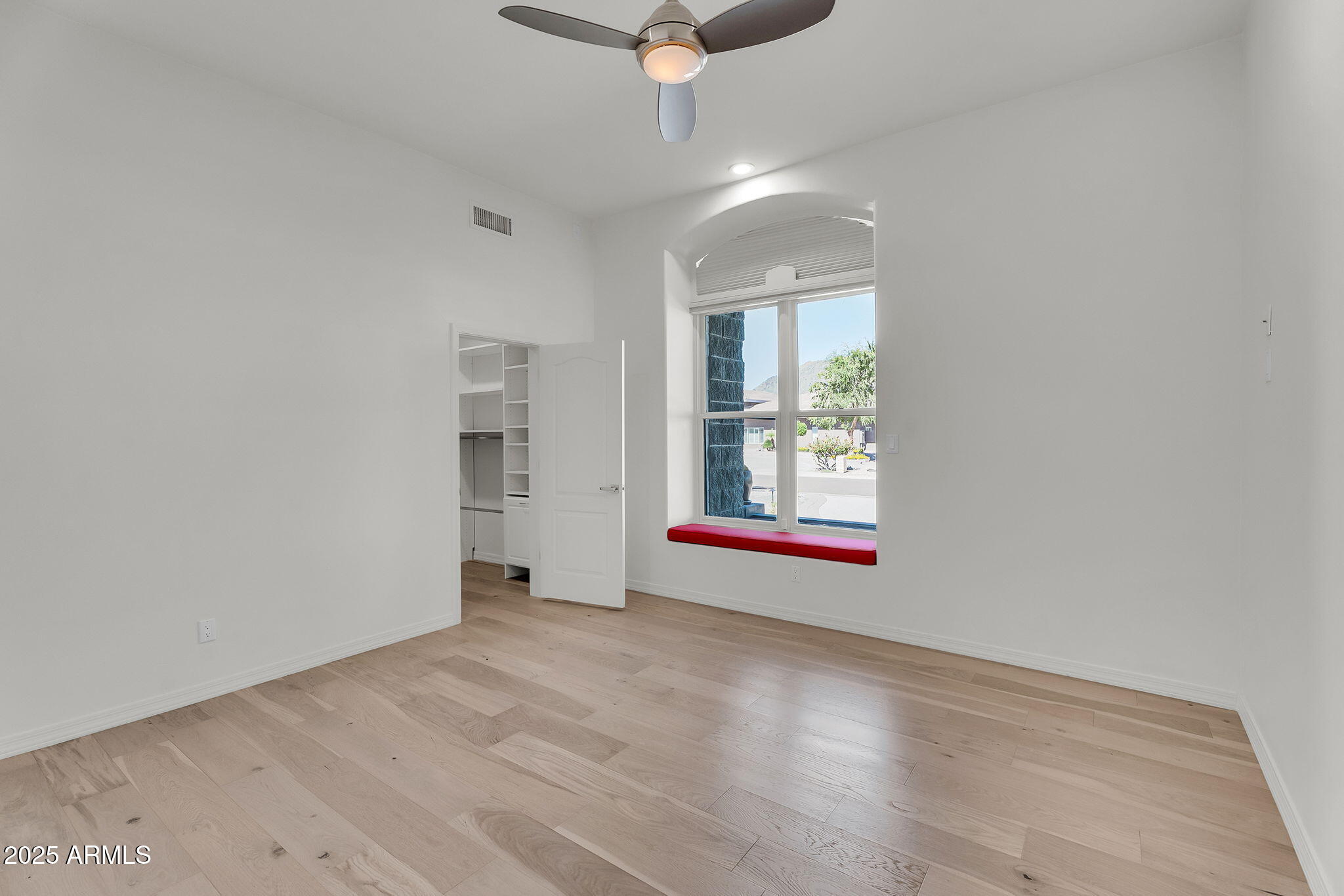 5509 W SOFT WIND Drive, Glendale