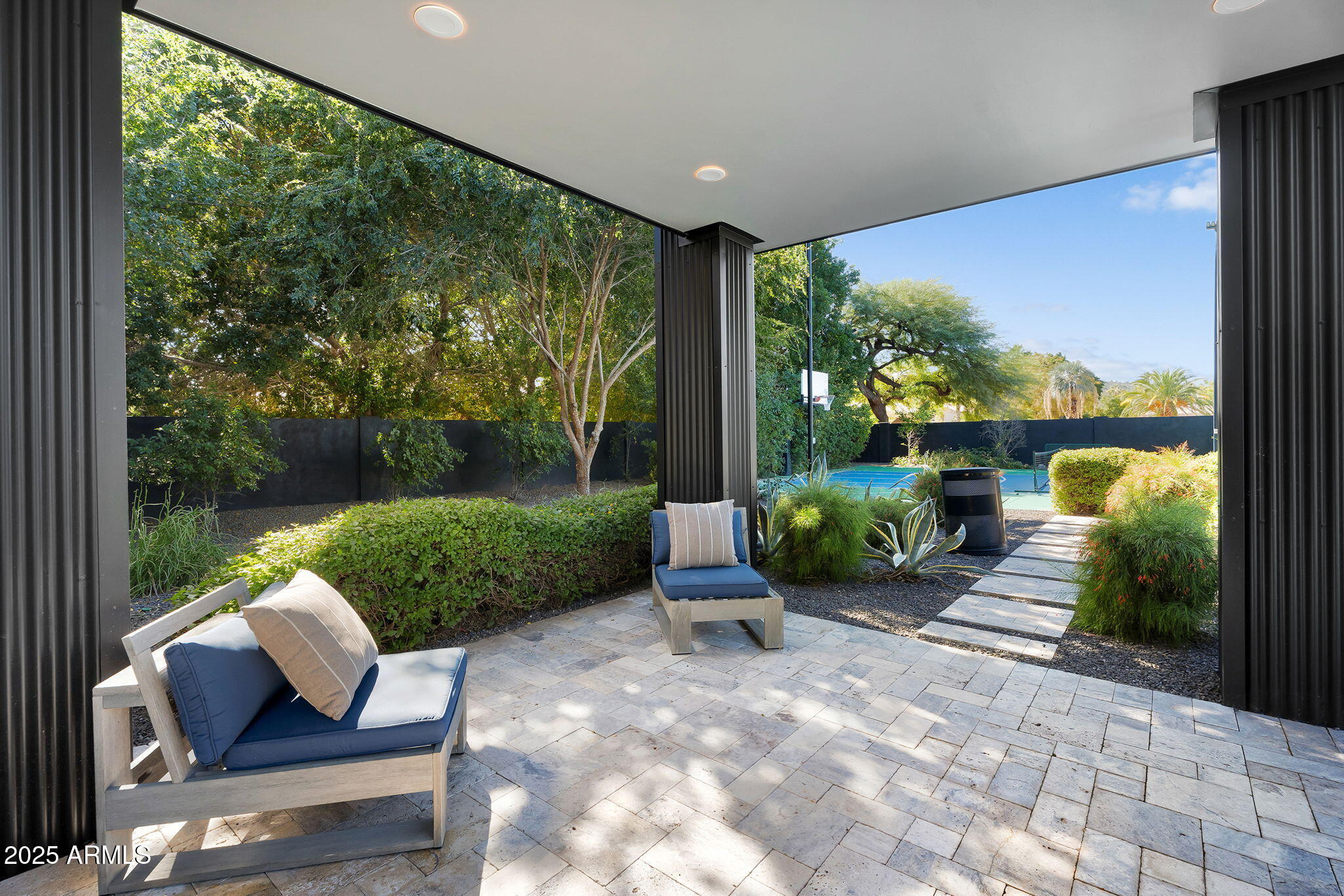 5509 W SOFT WIND Drive, Glendale