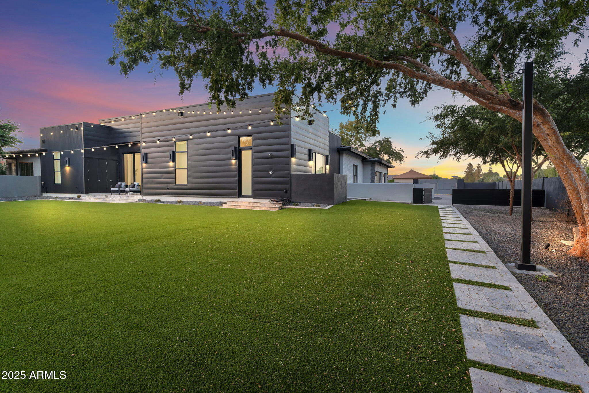 5509 W SOFT WIND Drive, Glendale