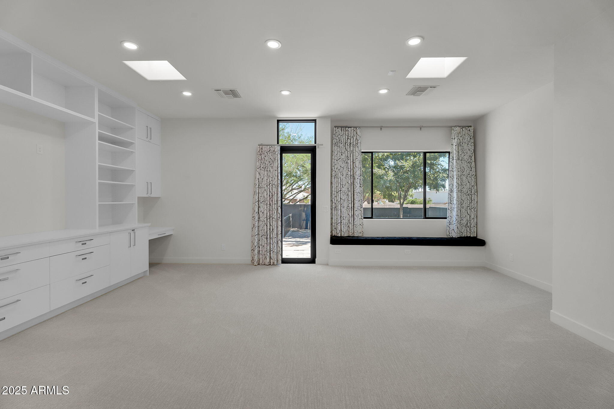 5509 W SOFT WIND Drive, Glendale