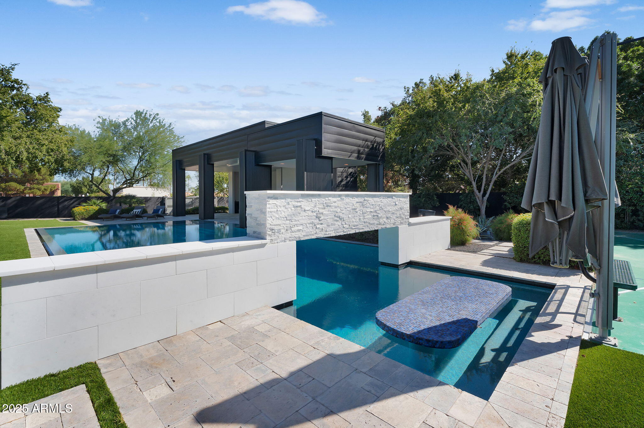 5509 W SOFT WIND Drive, Glendale