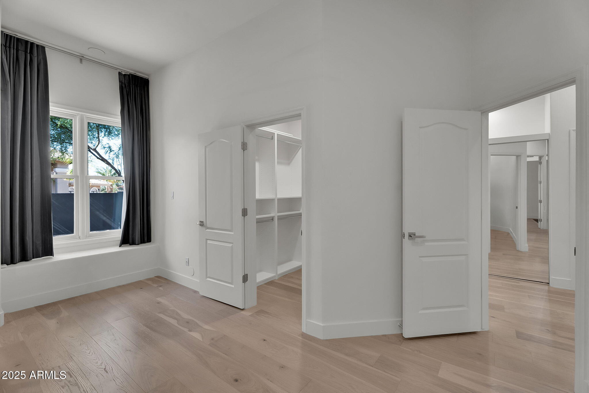 5509 W SOFT WIND Drive, Glendale