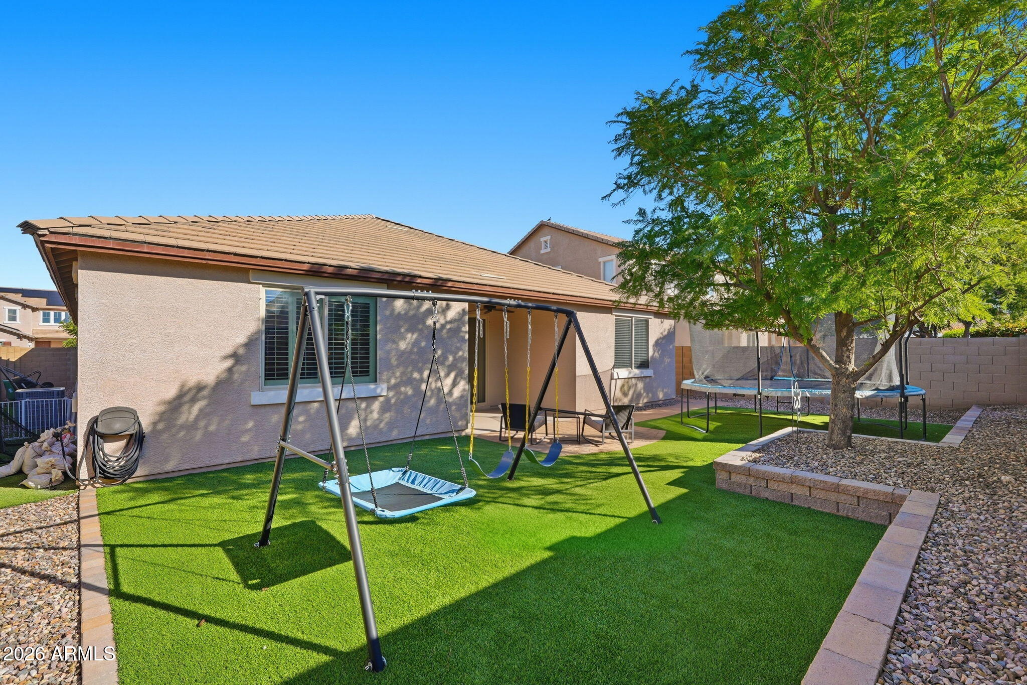 867 W DESERT GLEN Drive