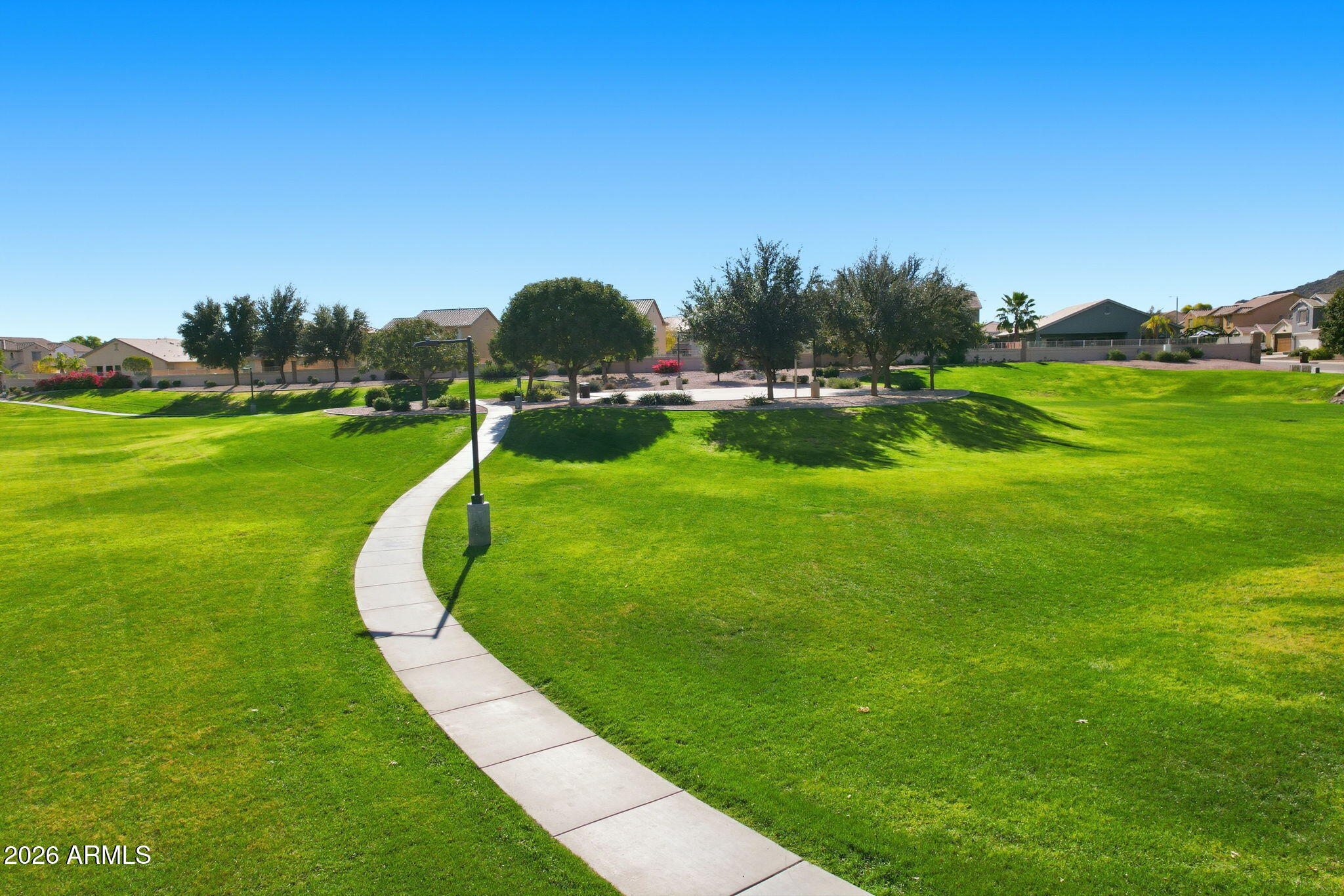 867 W DESERT GLEN Drive