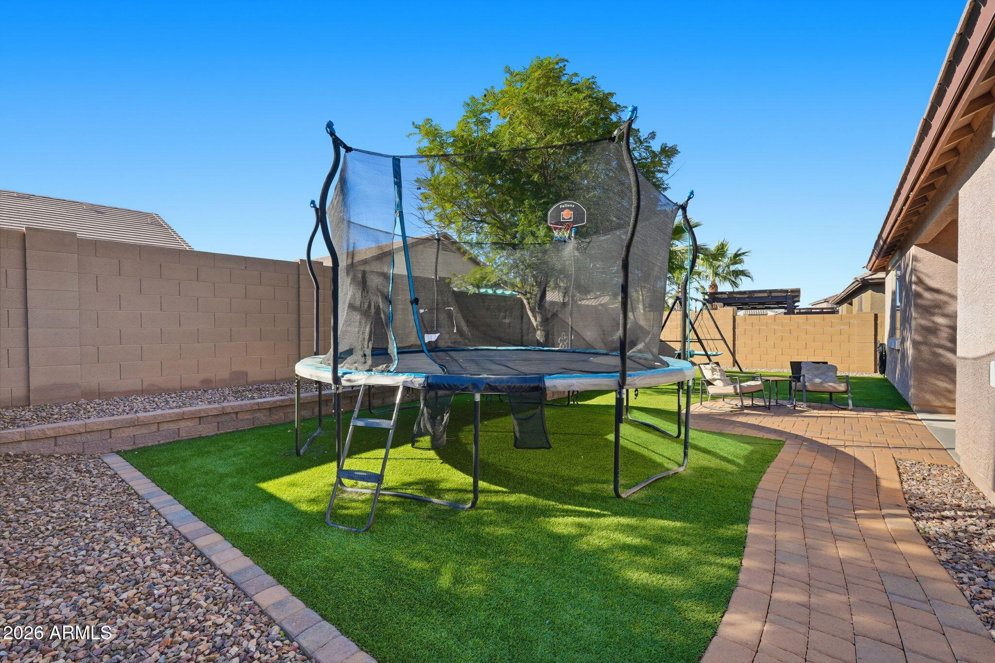 867 W DESERT GLEN Drive