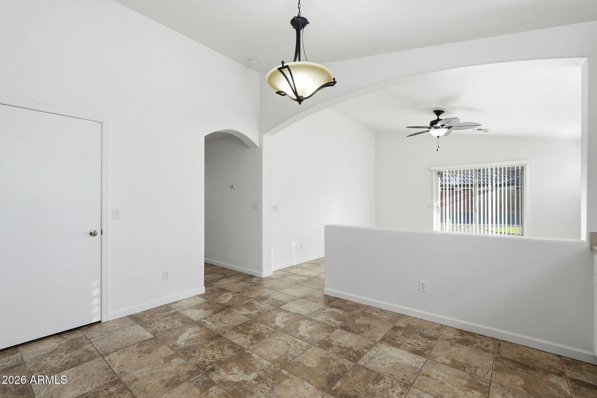 823 E MOUNTAIN VIEW Road