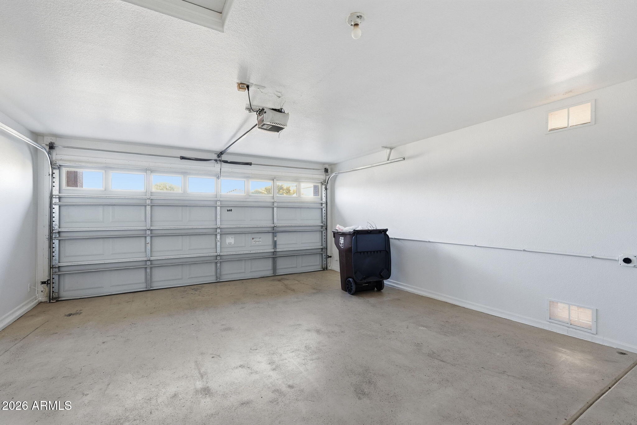 823 E MOUNTAIN VIEW Road