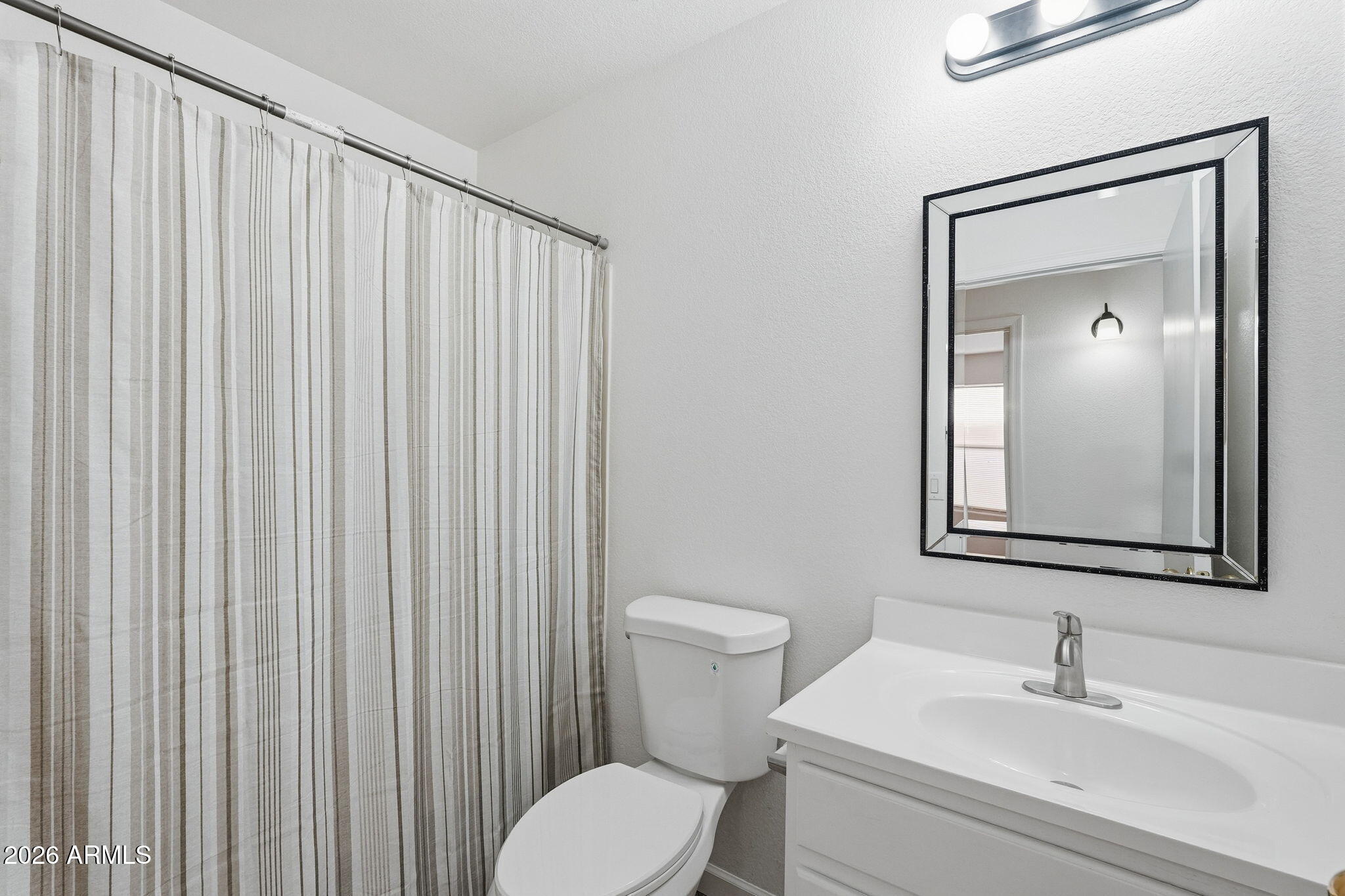 823 E MOUNTAIN VIEW Road