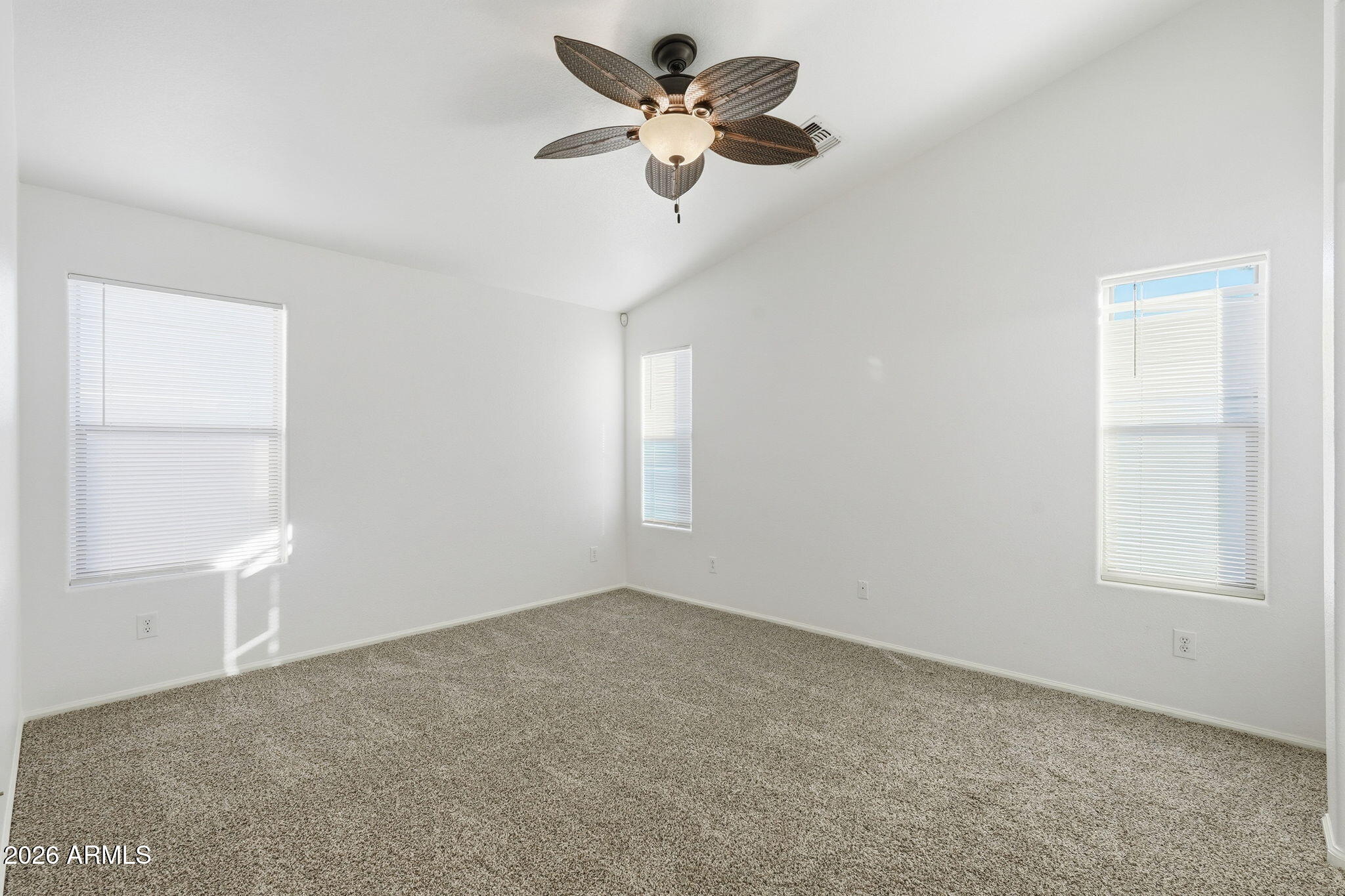 823 E MOUNTAIN VIEW Road