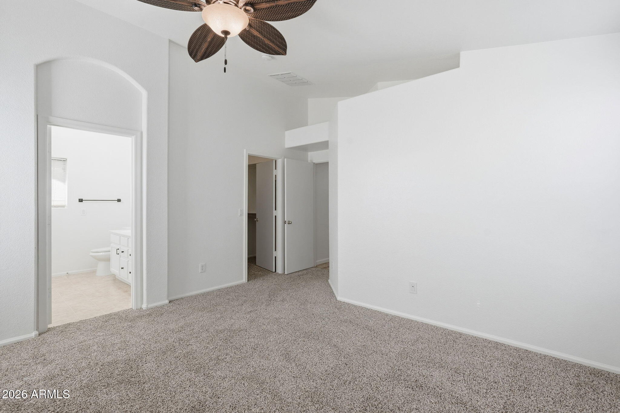 823 E MOUNTAIN VIEW Road