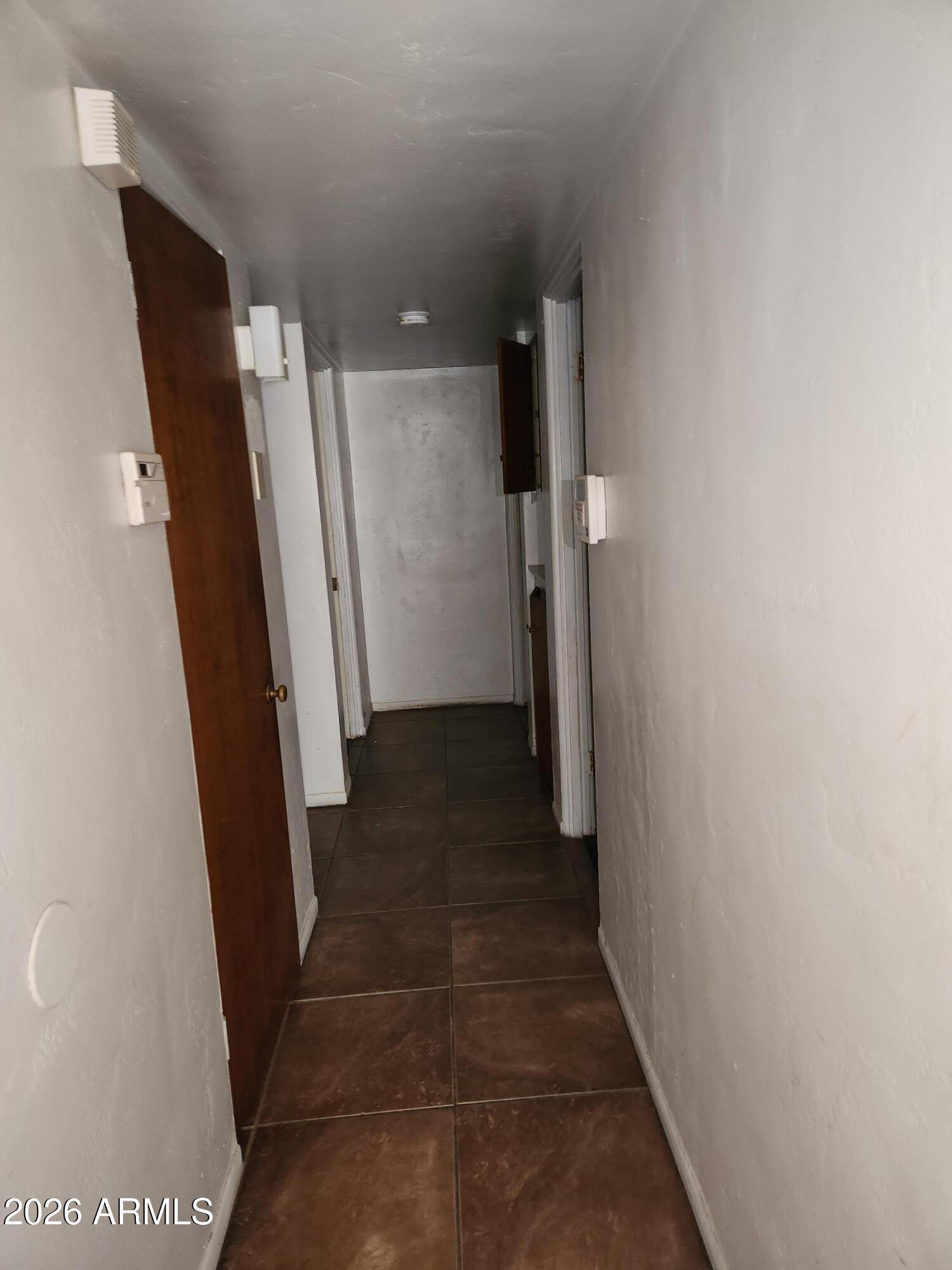 2028 W CLARENDON Avenue