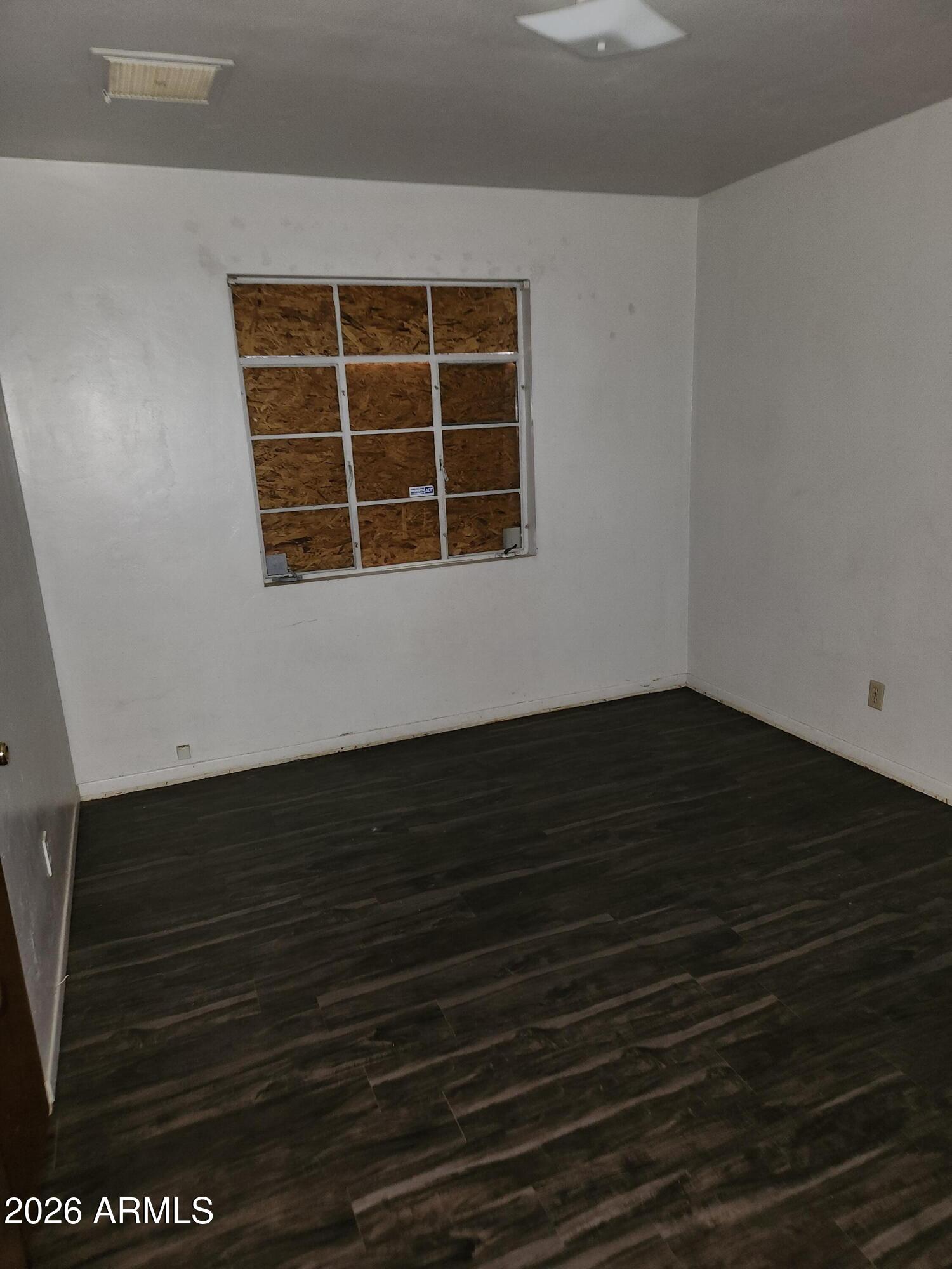 2028 W CLARENDON Avenue