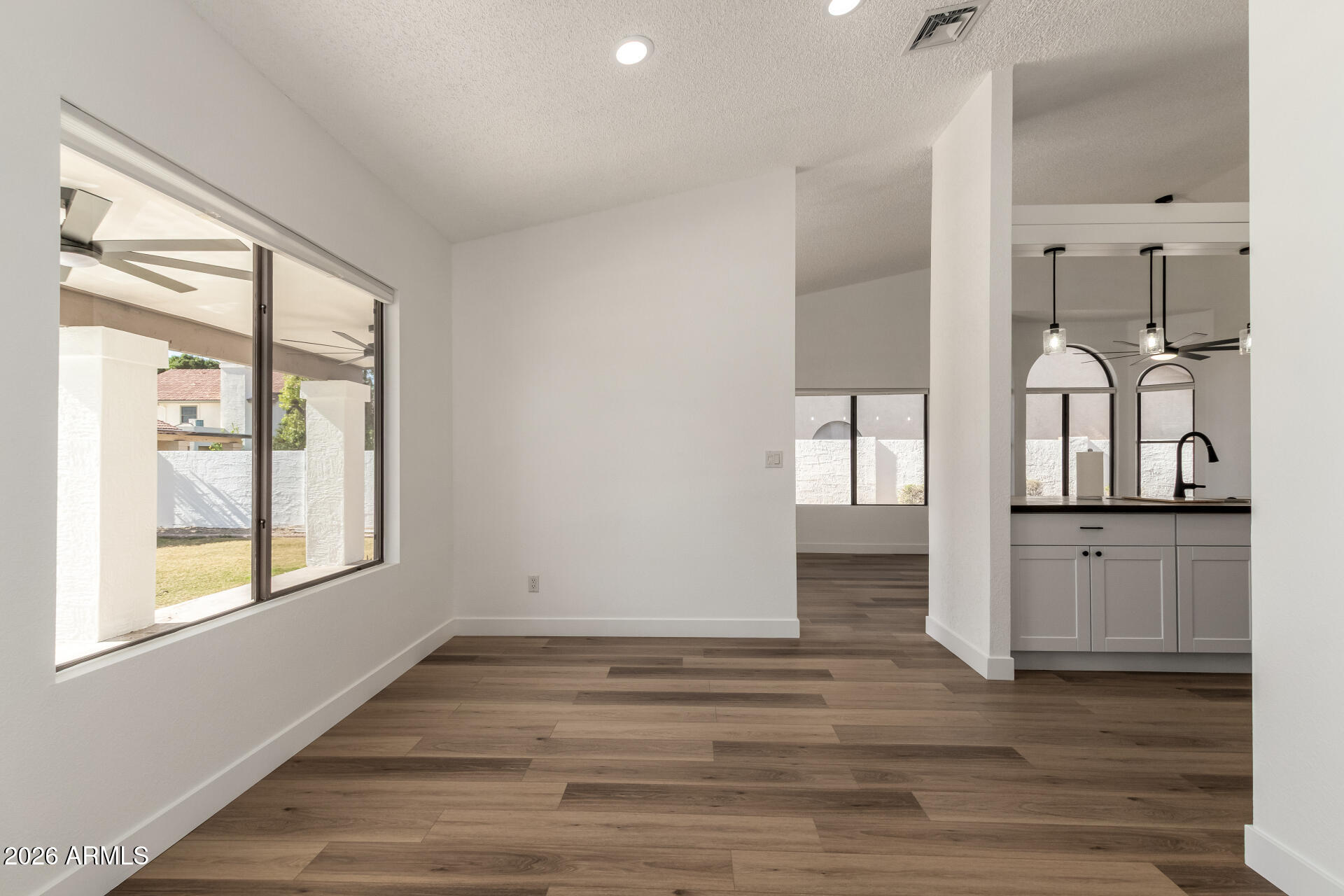 901 E STANFORD Avenue