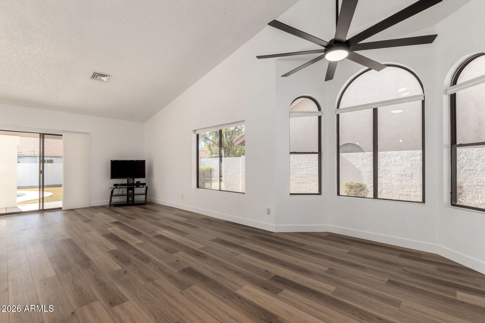 901 E STANFORD Avenue