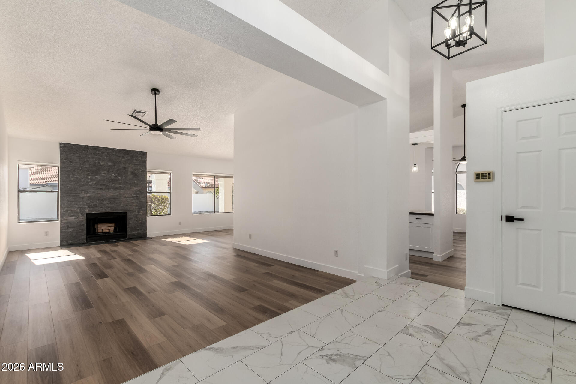 901 E STANFORD Avenue