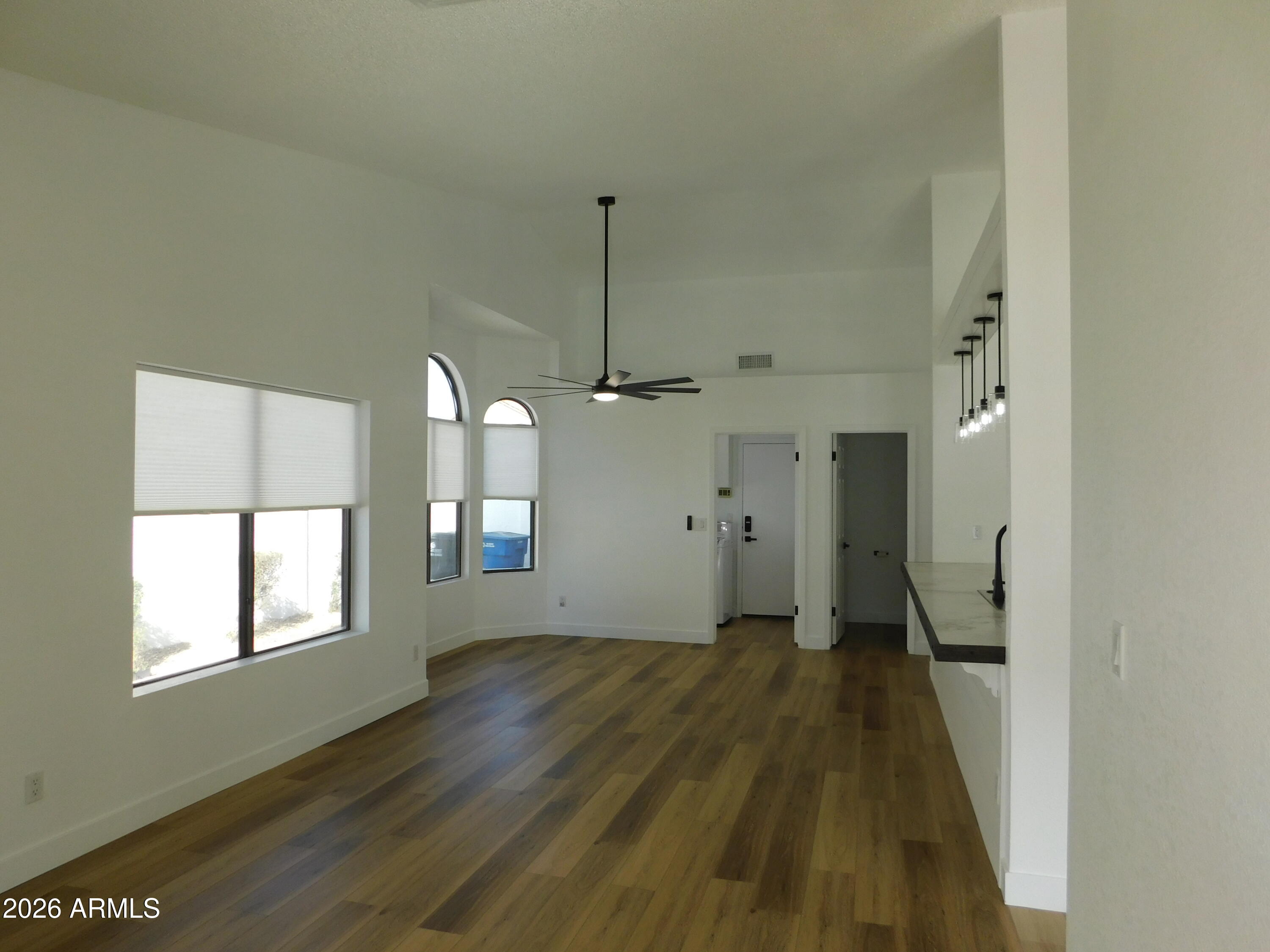 901 E STANFORD Avenue