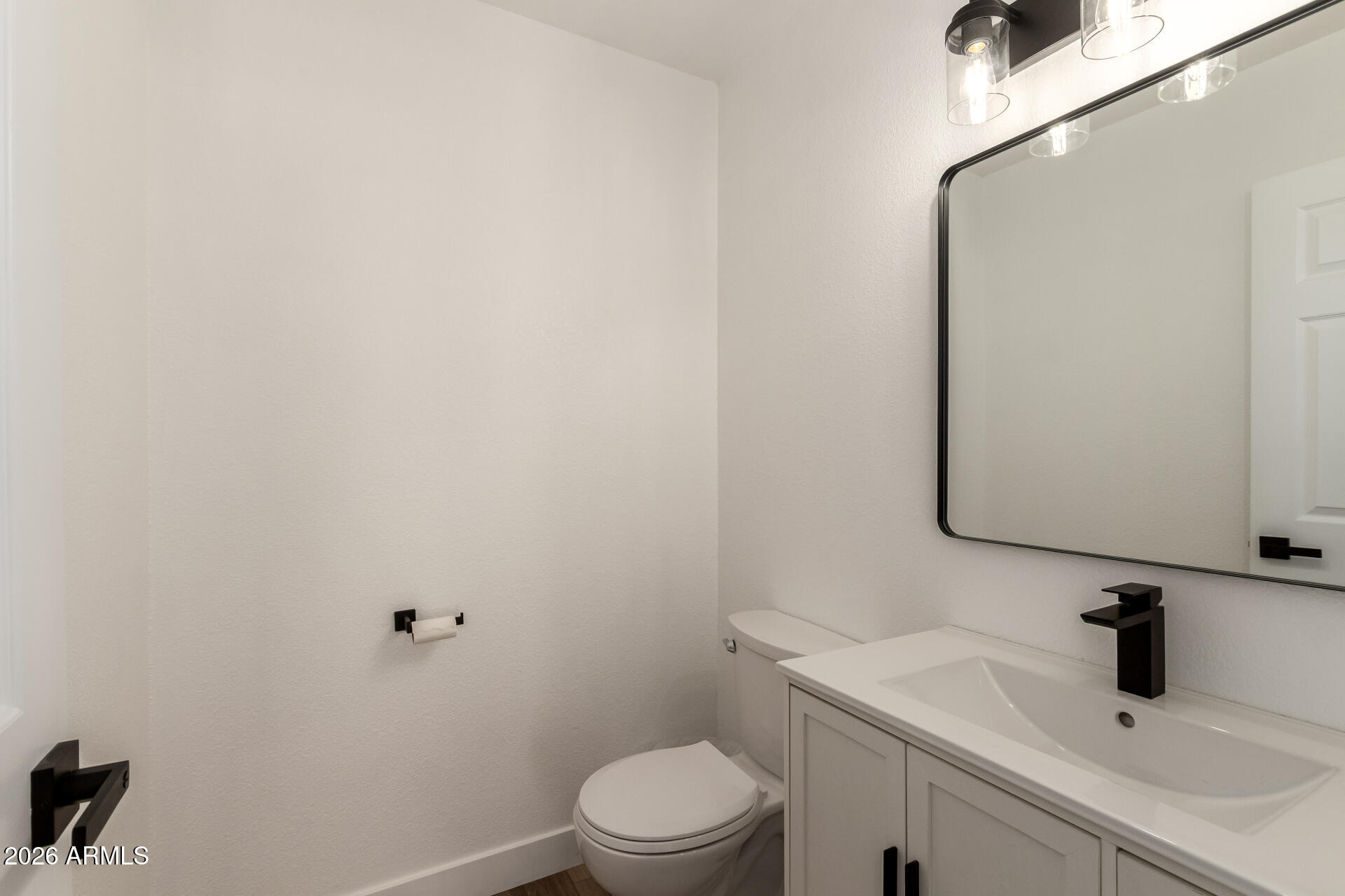 901 E STANFORD Avenue