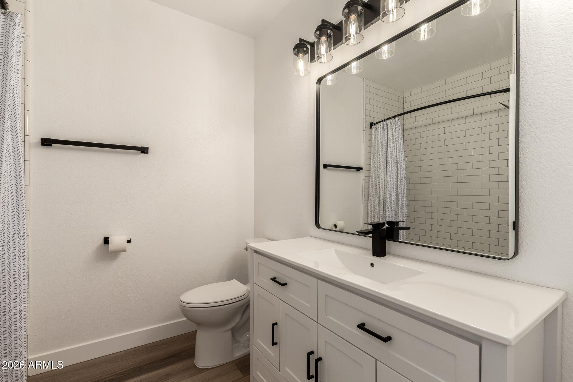 901 E STANFORD Avenue