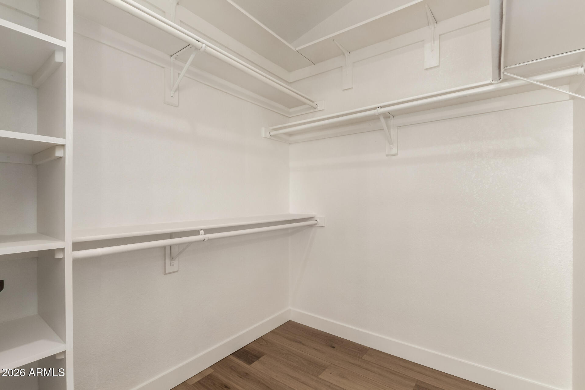 901 E STANFORD Avenue