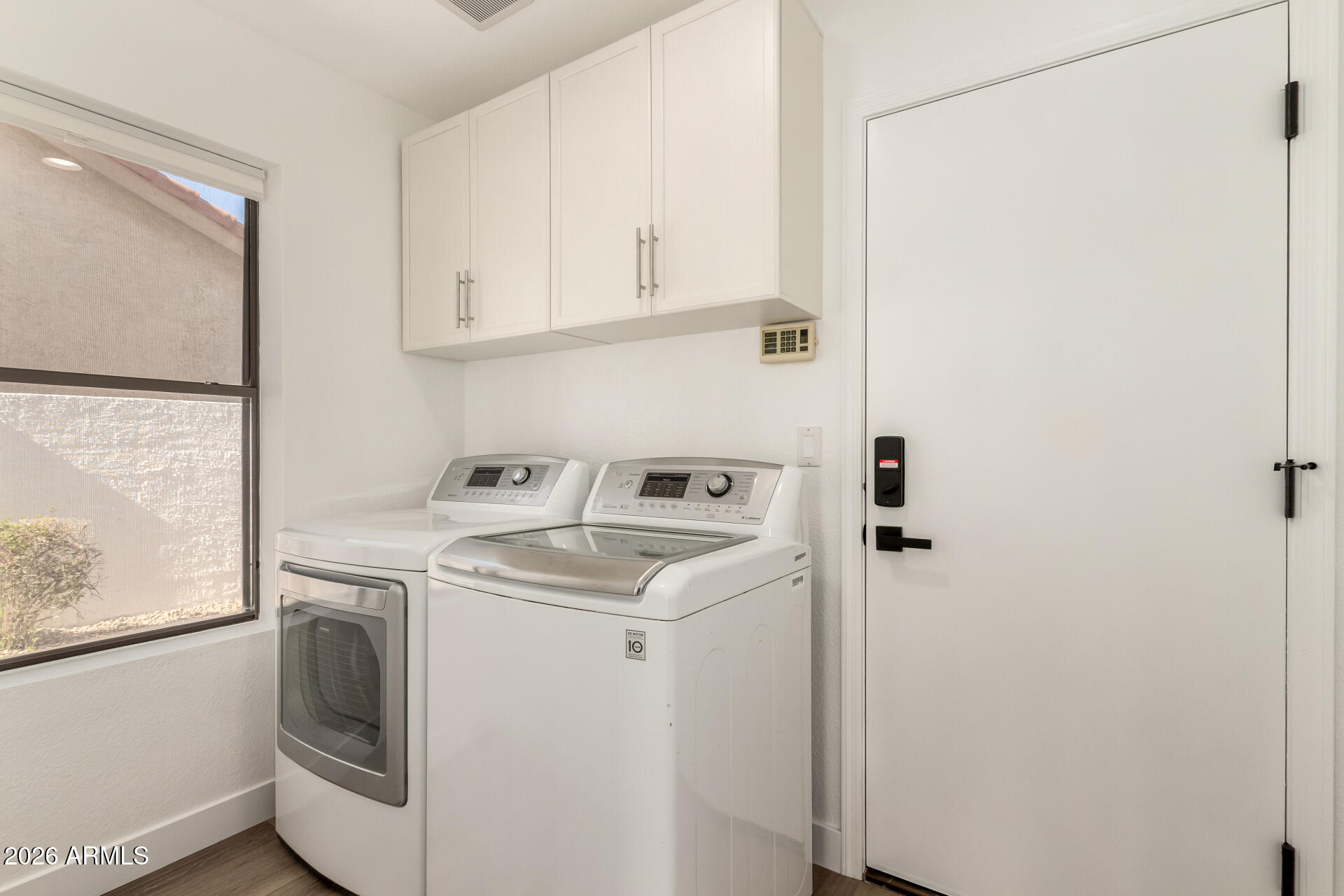 901 E STANFORD Avenue