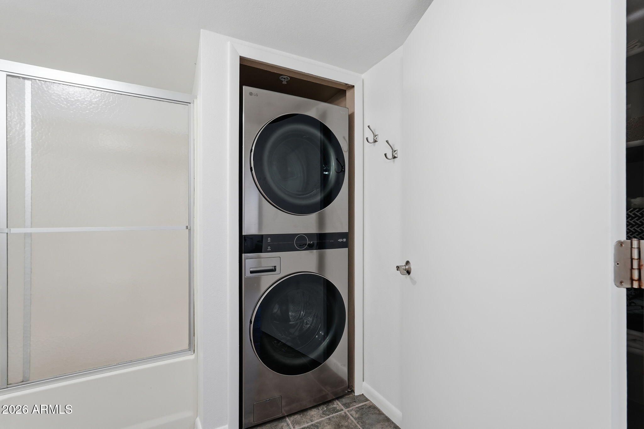 1005 E 8TH Street 2003