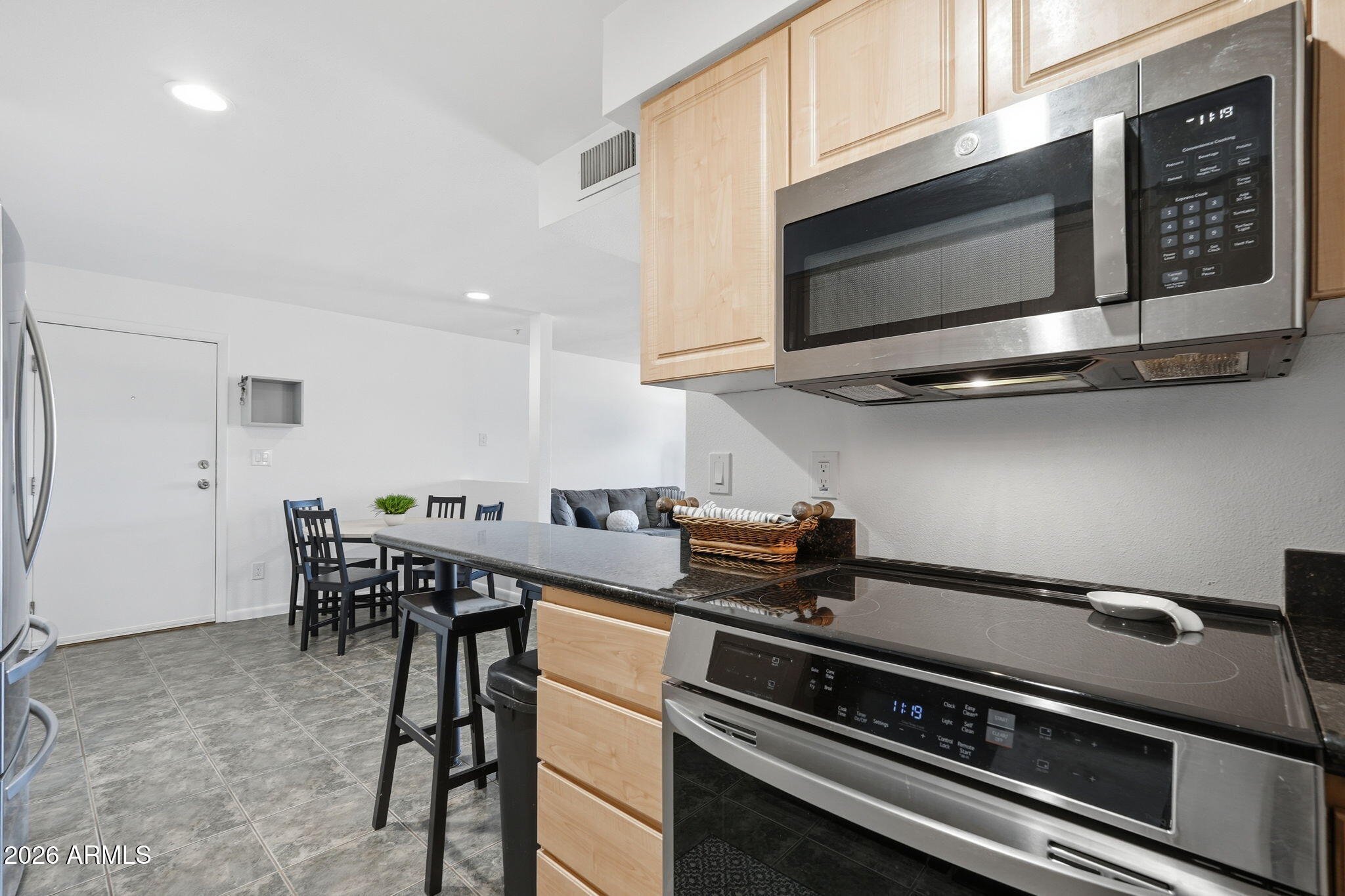 1005 E 8TH Street 2003