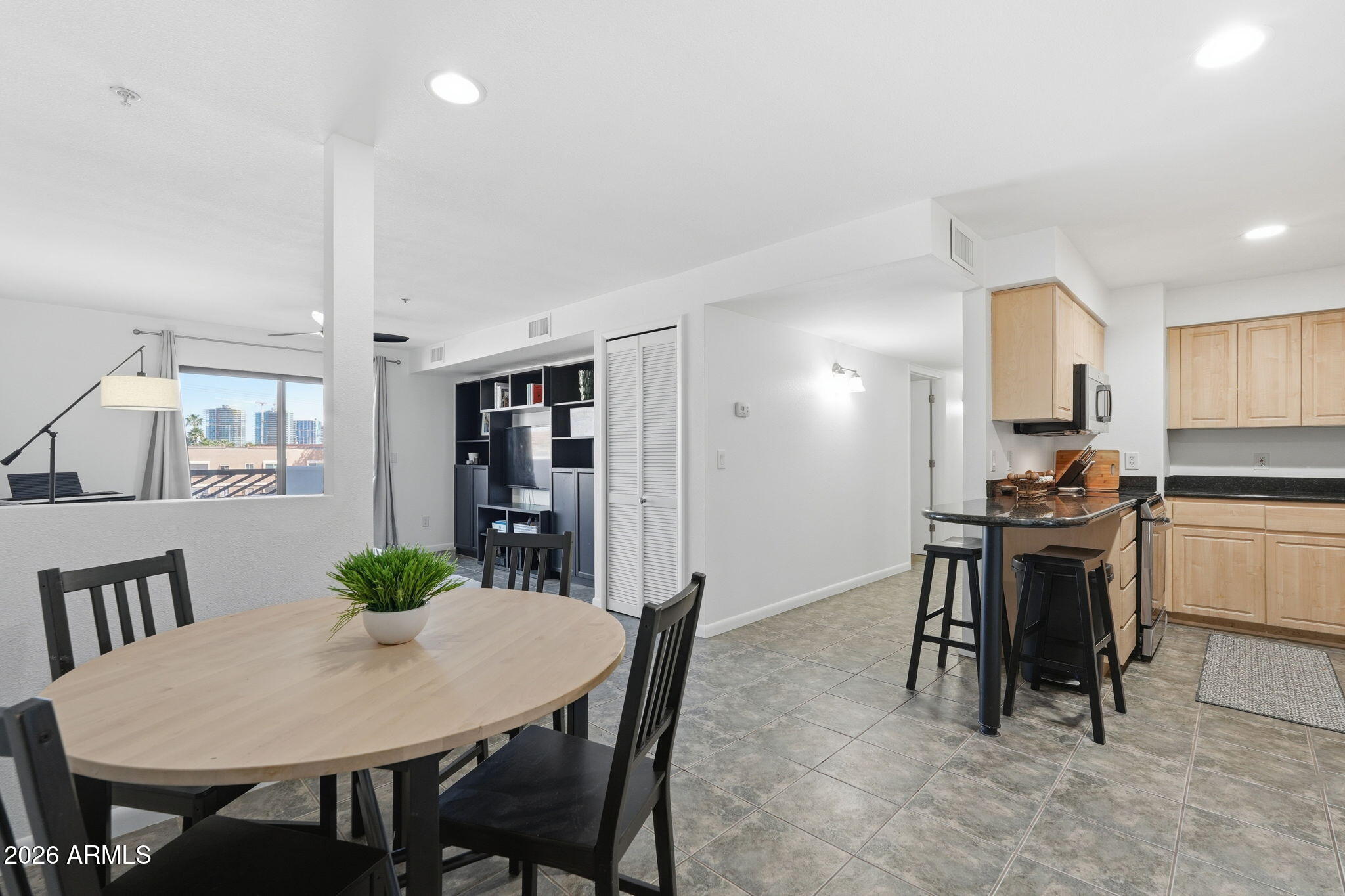 1005 E 8TH Street 2003