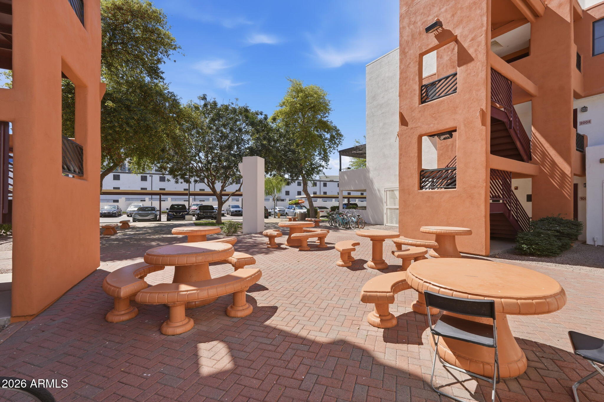 1005 E 8TH Street 2003