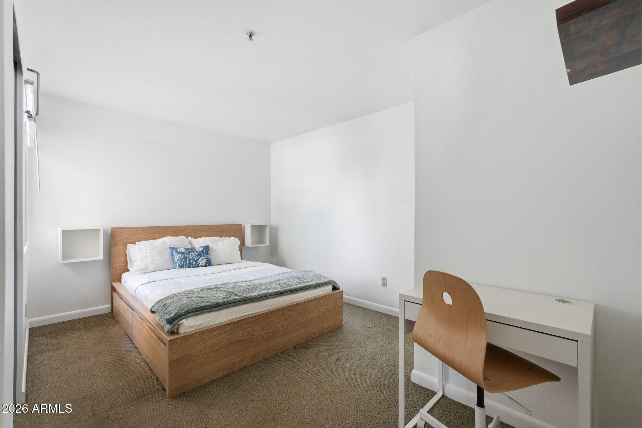 1005 E 8TH Street 2003