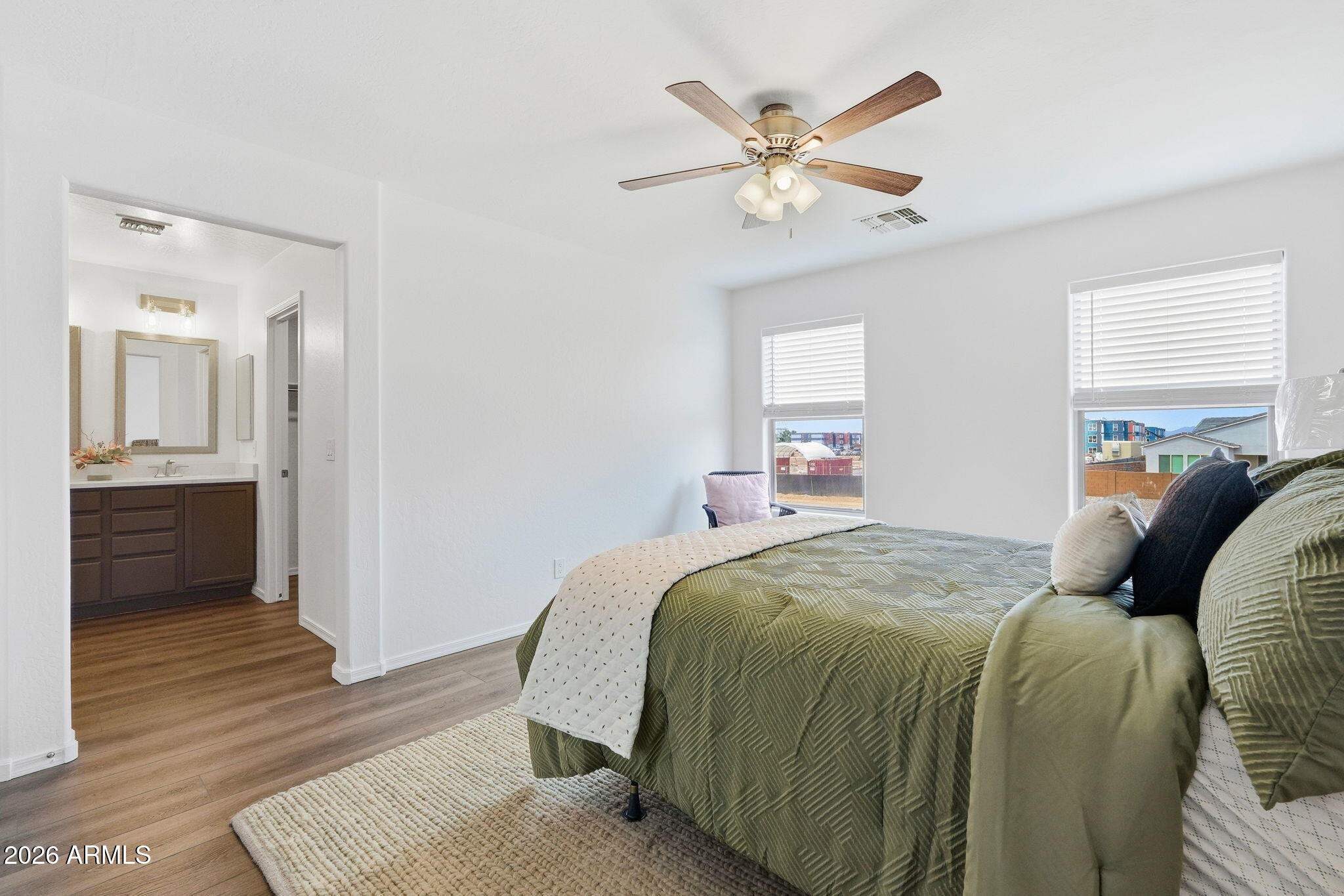 462 E CHRISTOPHER Street